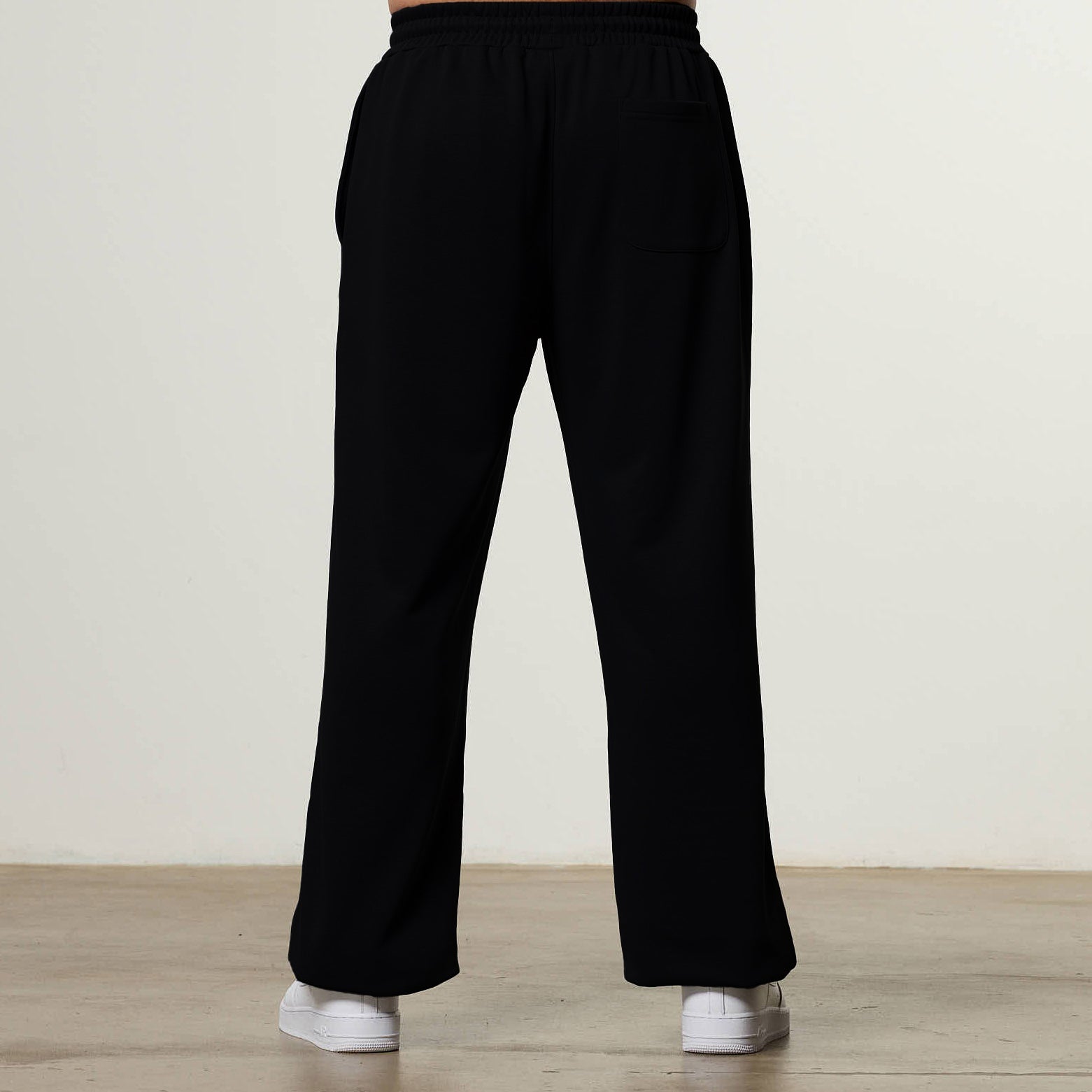 Vanquish Essential V2 Black Straight Leg Sweatpants