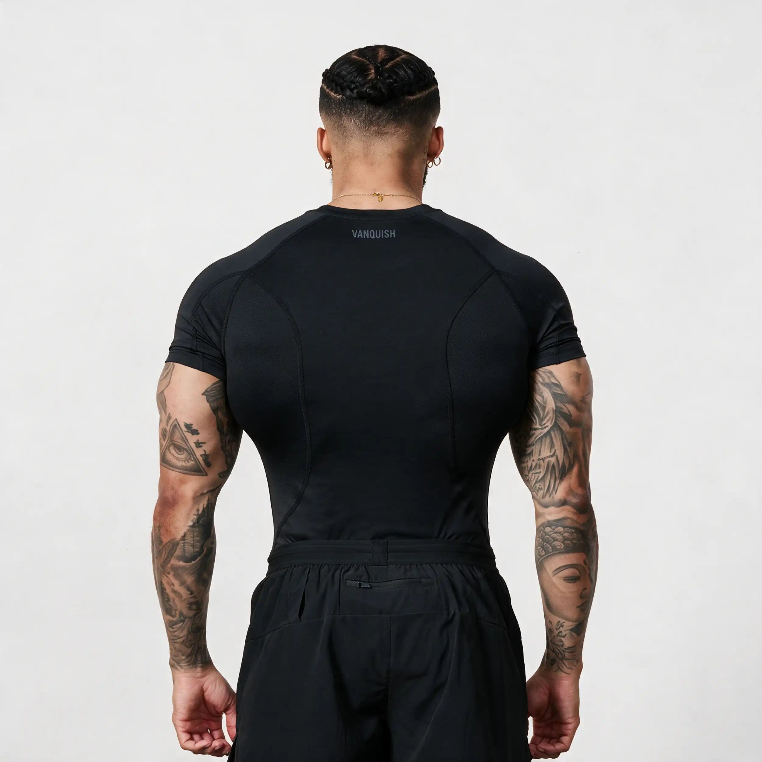 EVOLVE BLACK MUSCLE FIT PERFORMANCE T SHIRT
