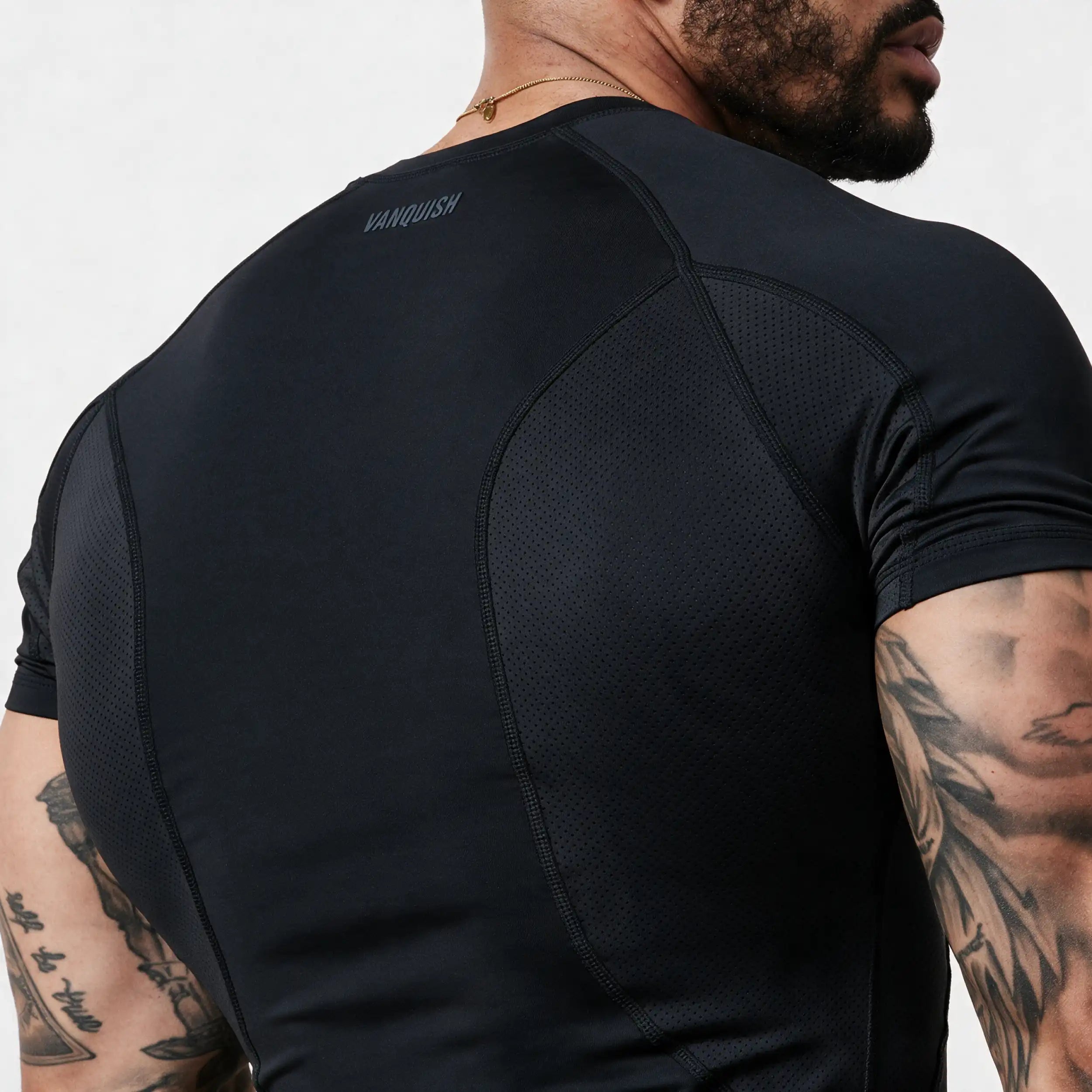 EVOLVE BLACK MUSCLE FIT PERFORMANCE T SHIRT