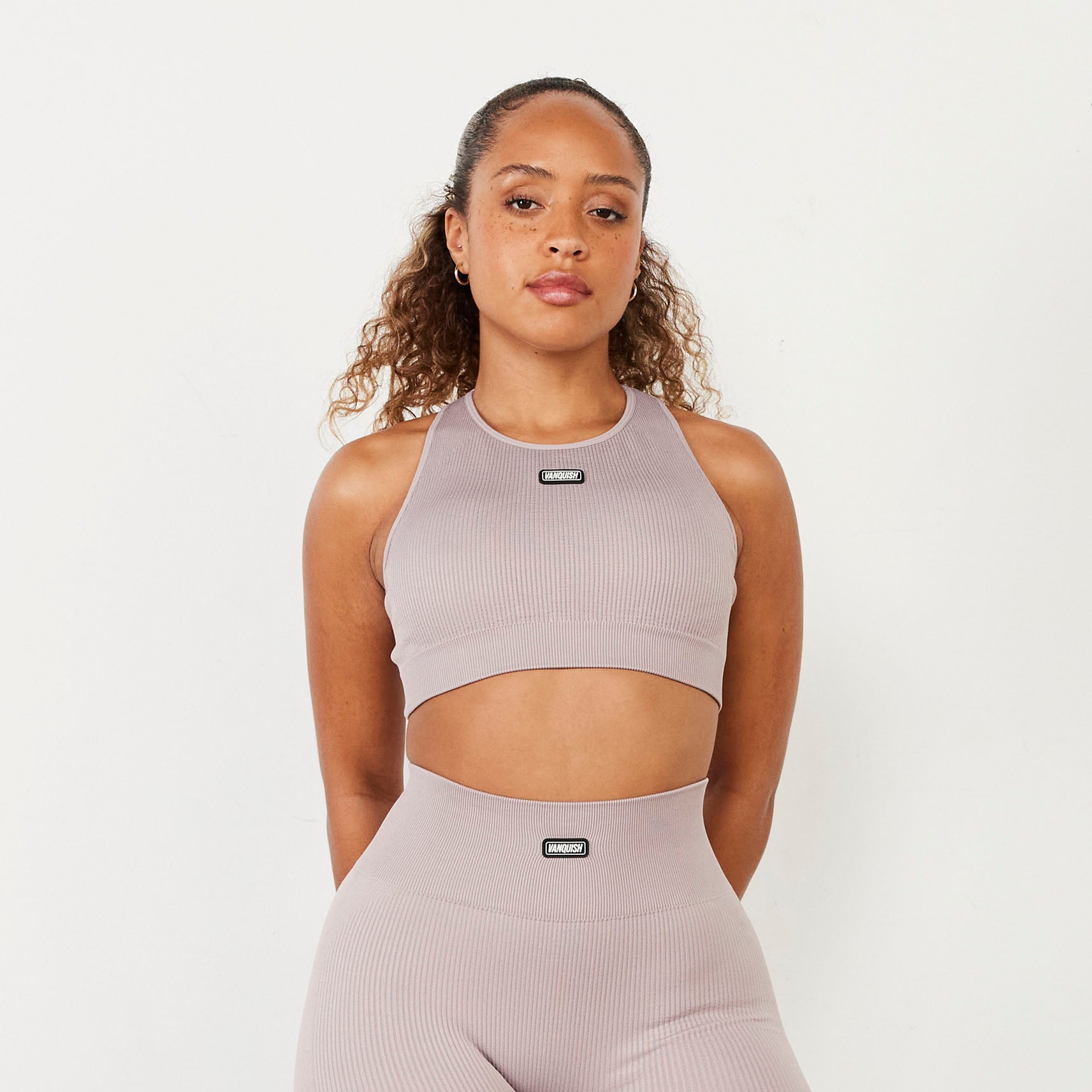 Vanquish – Gerippter, nahtloser Racerback-BH in Rosé
