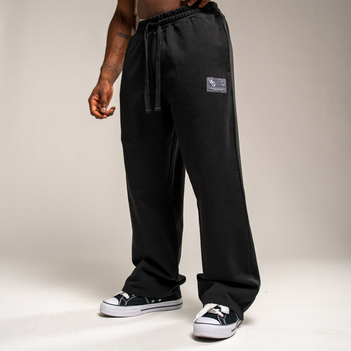 BADGE BLACK HEAVYWEIGHT OVERSIZED STRAIGHT LEG SWEATPANTS