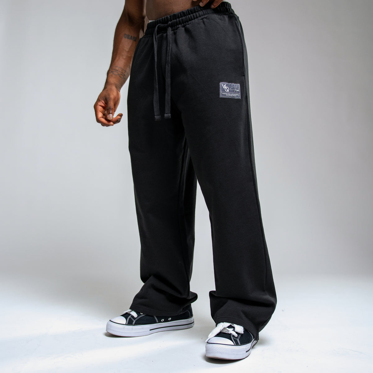 BADGE BLACK HEAVYWEIGHT OVERSIZED STRAIGHT LEG SWEATPANTS