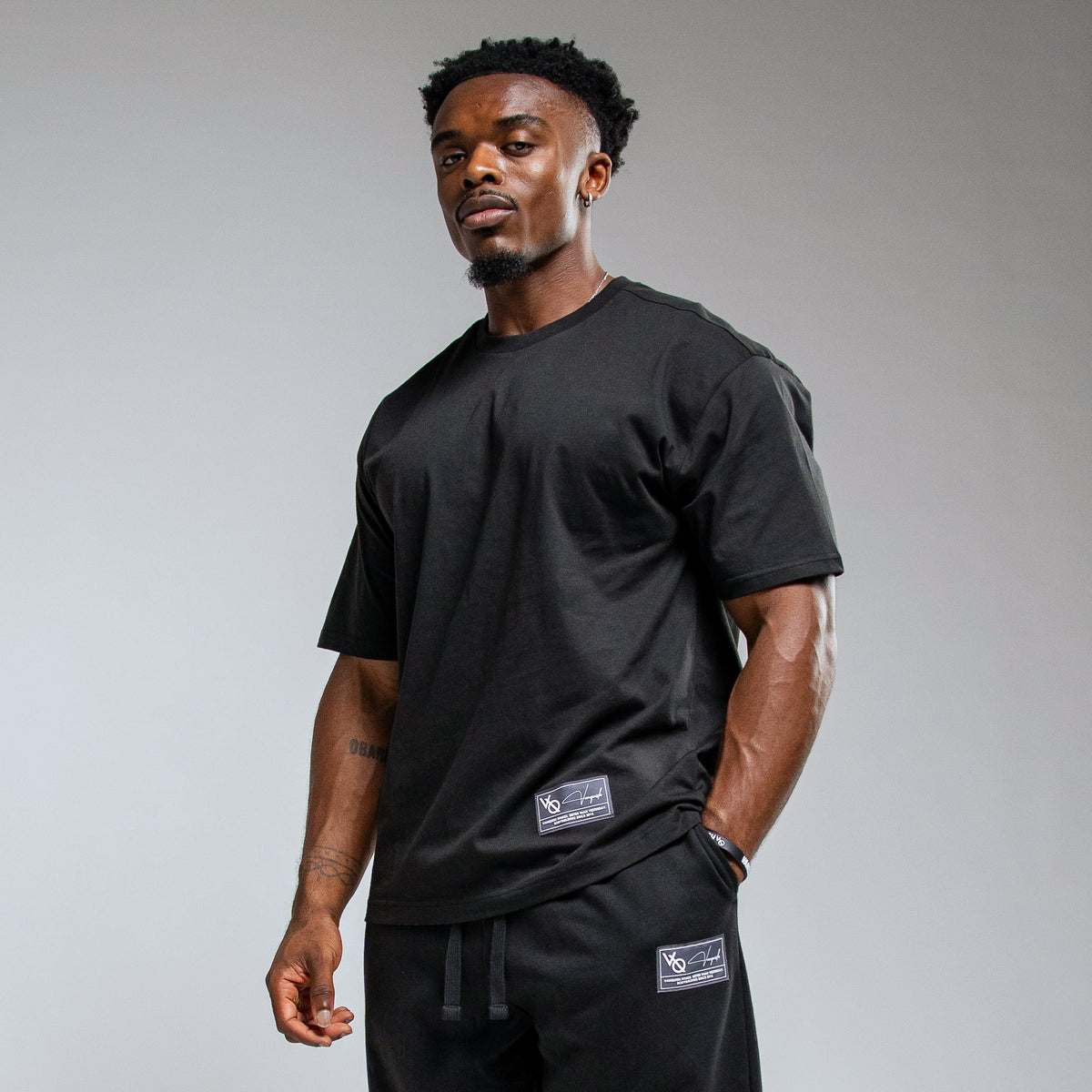 BADGE BLACK HEAVYWEIGHT OVERSIZED T SHIRT