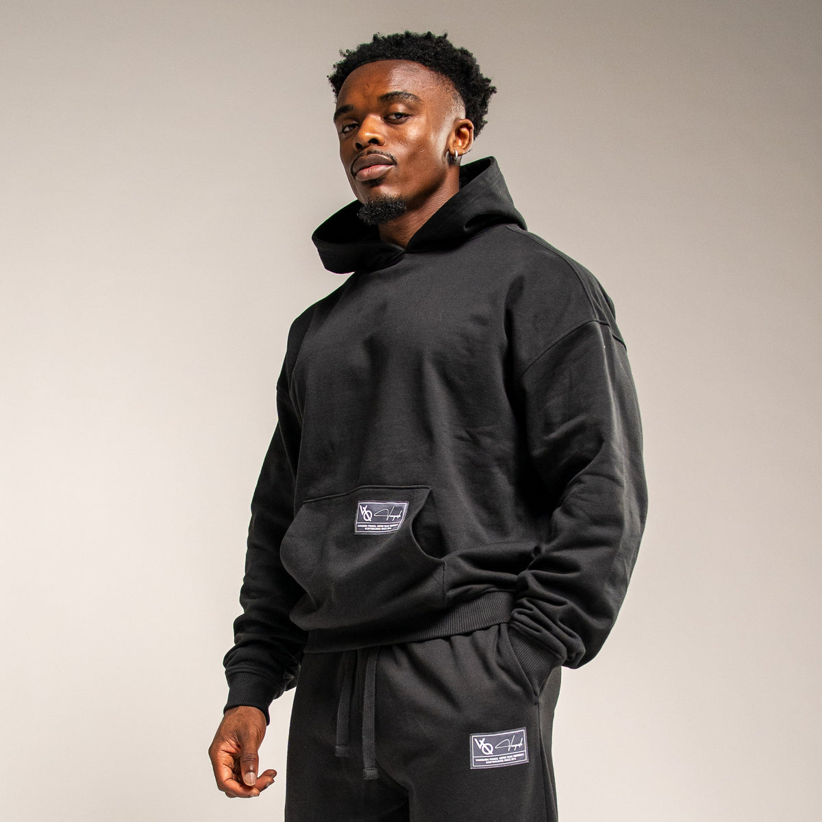 BADGE BLACK HEAVYWEIGHT OVERSIZED PULLOVER HOODIE