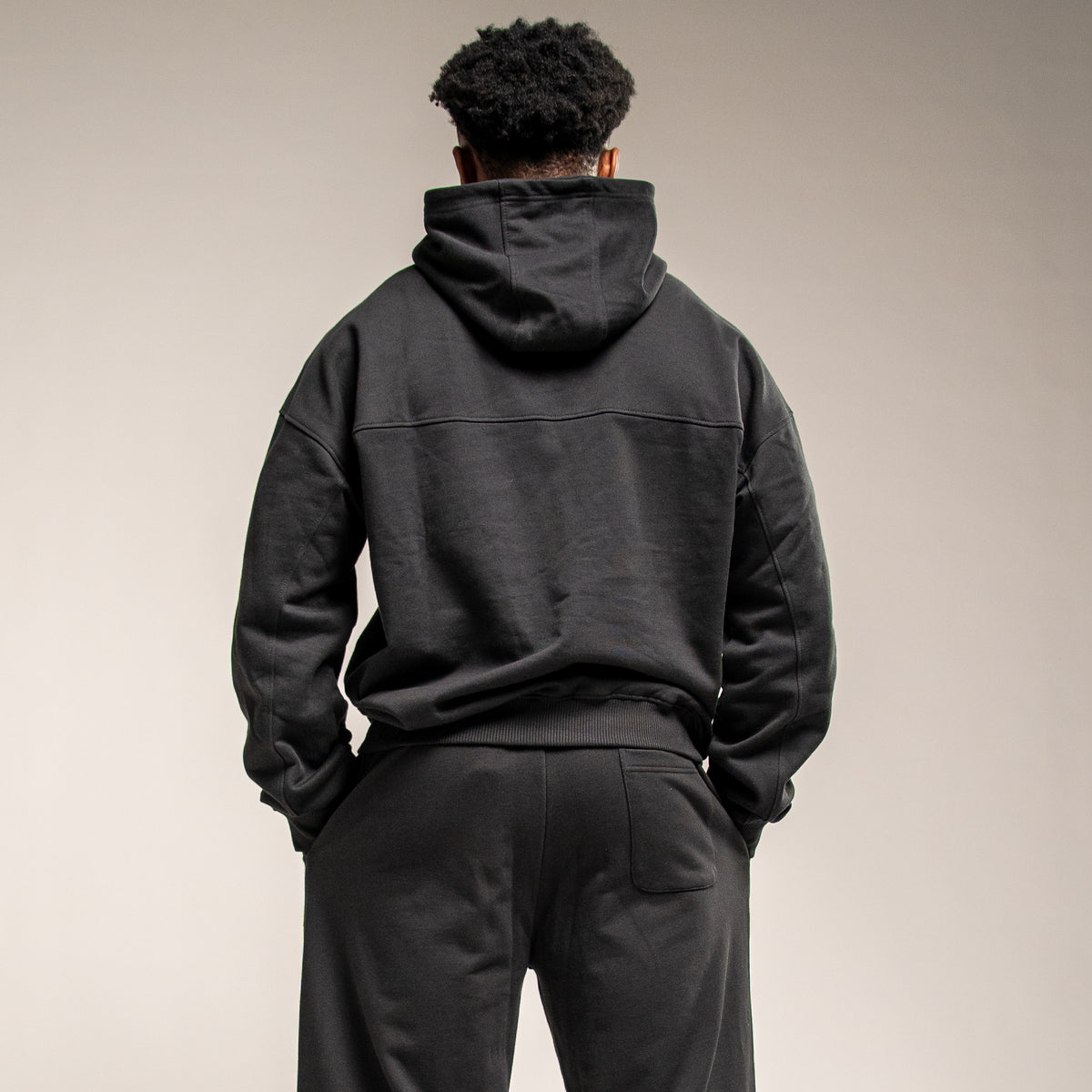 BADGE BLACK HEAVYWEIGHT OVERSIZED PULLOVER HOODIE