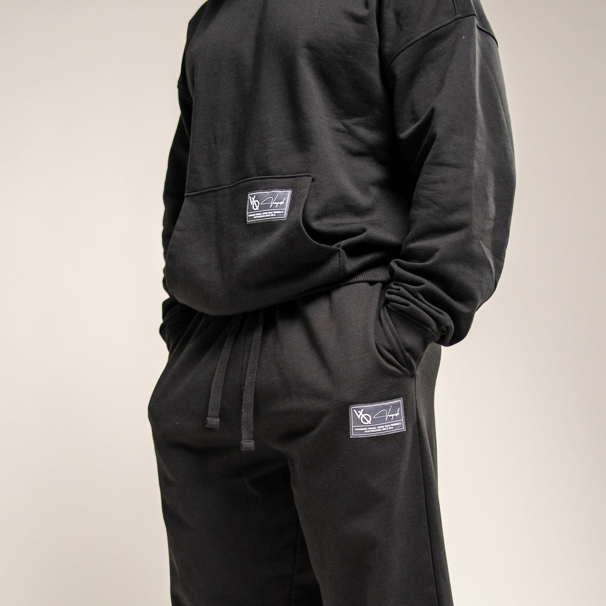 BADGE BLACK HEAVYWEIGHT OVERSIZED PULLOVER HOODIE