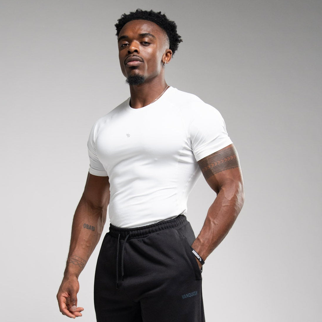 EVOLVE WHITE MUSCLE FIT COMPRESSION T SHIRT