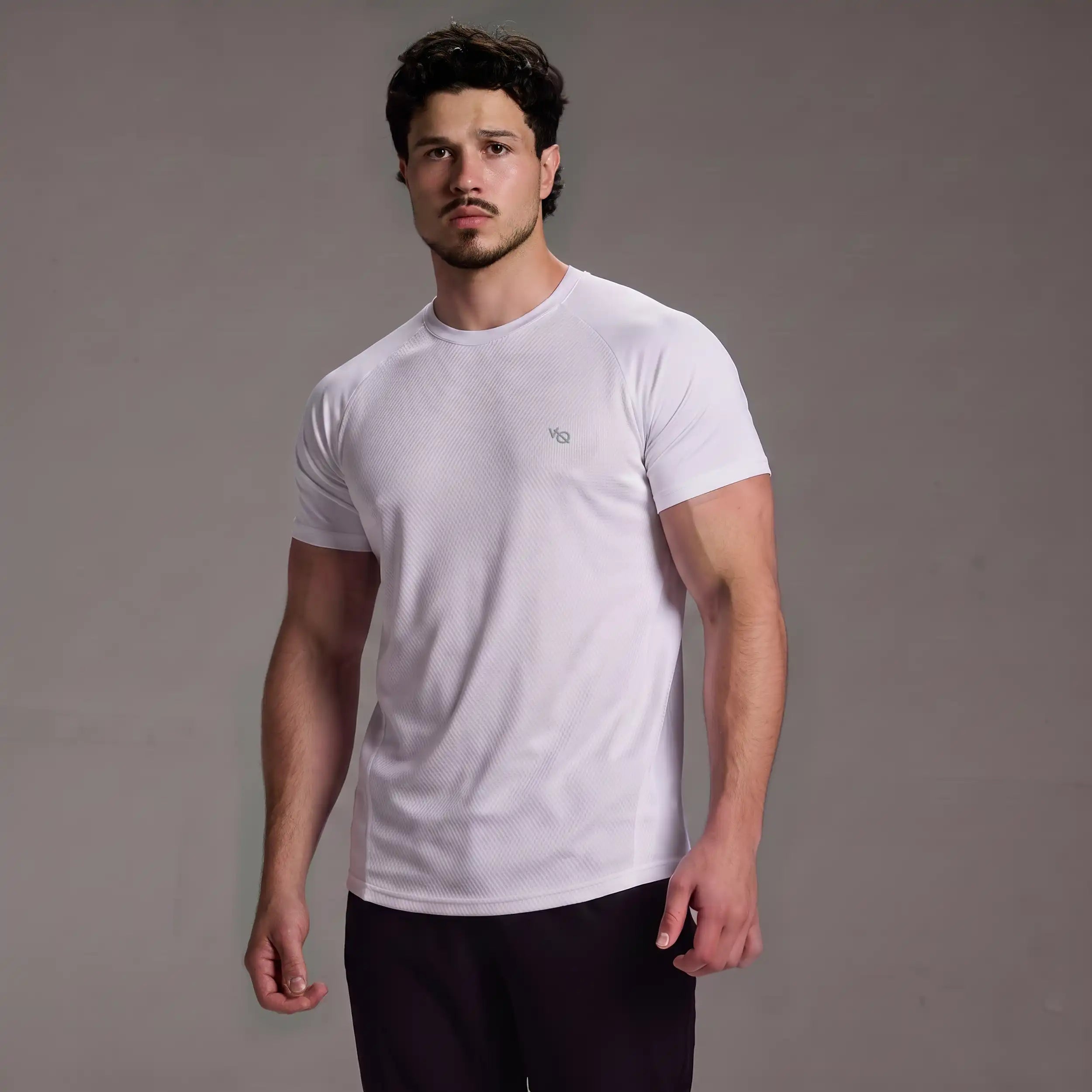 EVOLVE WHITE SLIM FIT PERFORMANCE T SHIRT