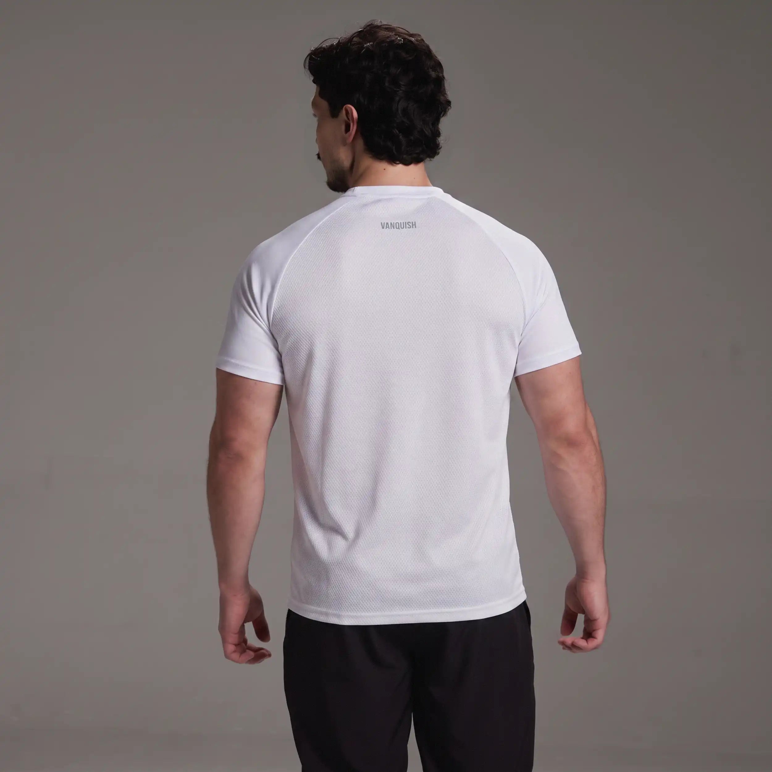 EVOLVE WHITE SLIM FIT PERFORMANCE T SHIRT