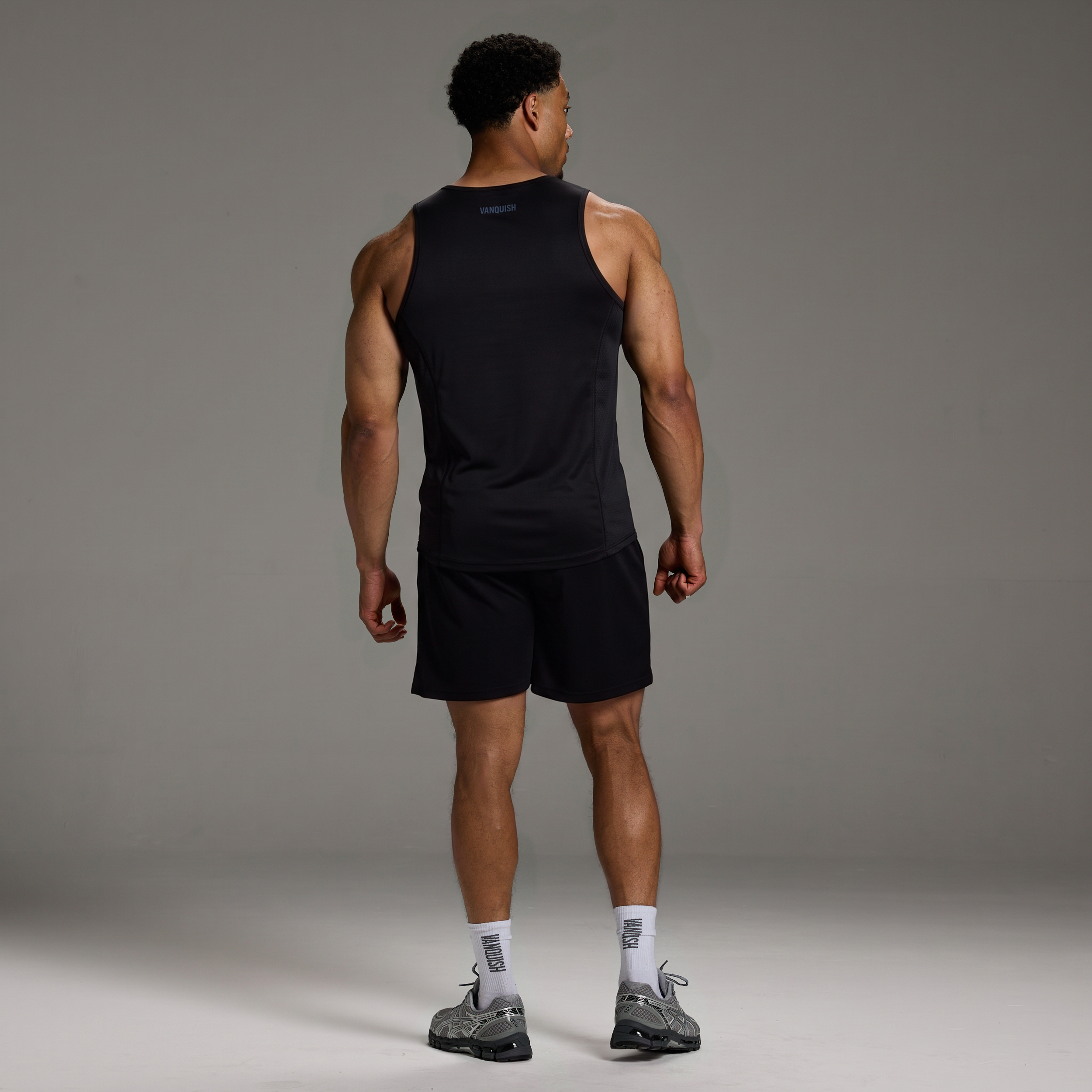 EVOLVE BLACK SLIM FIT PERFORMANCE TANK