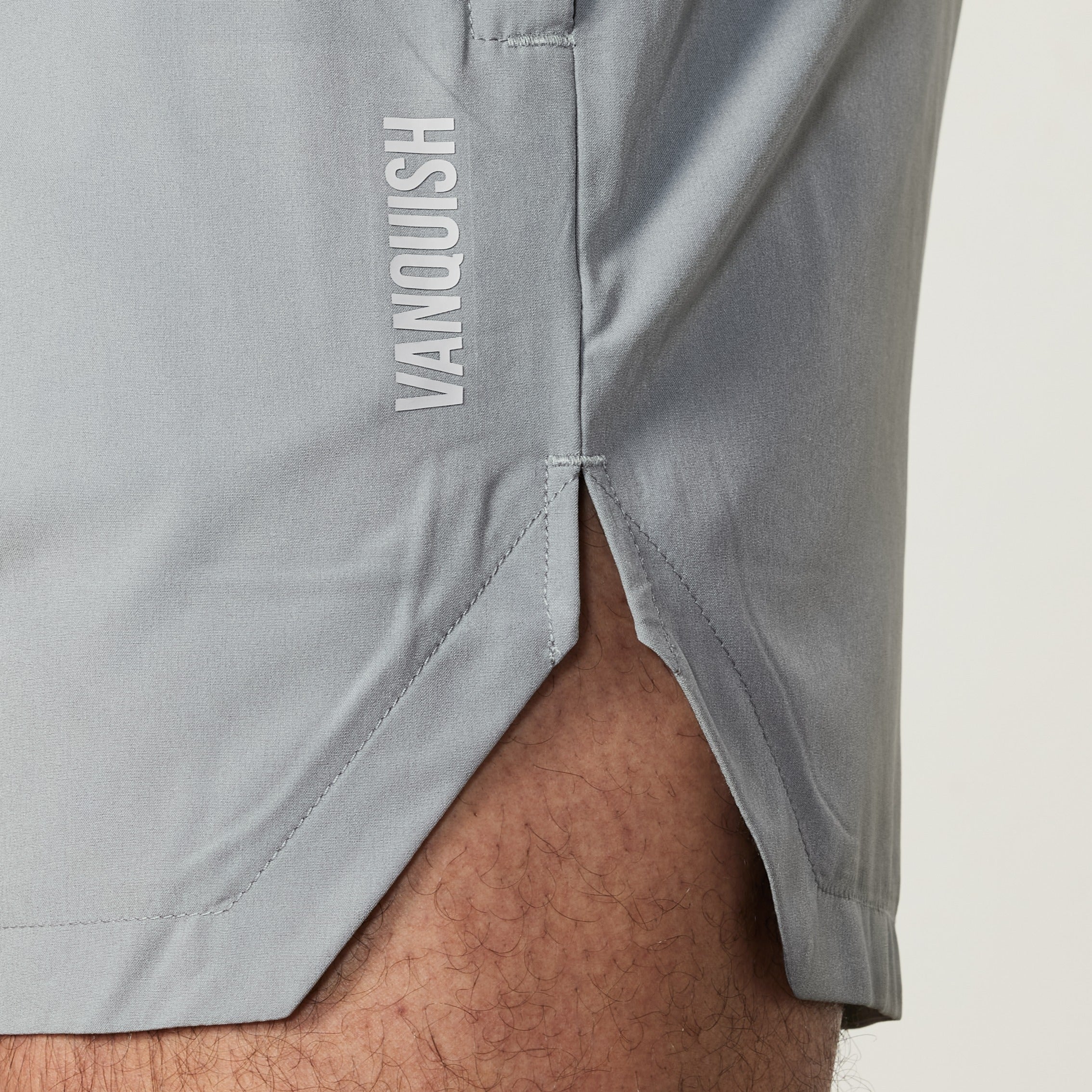 Vanquish Essential Performance-Shorts in Stahlgrau, 4 Zoll
