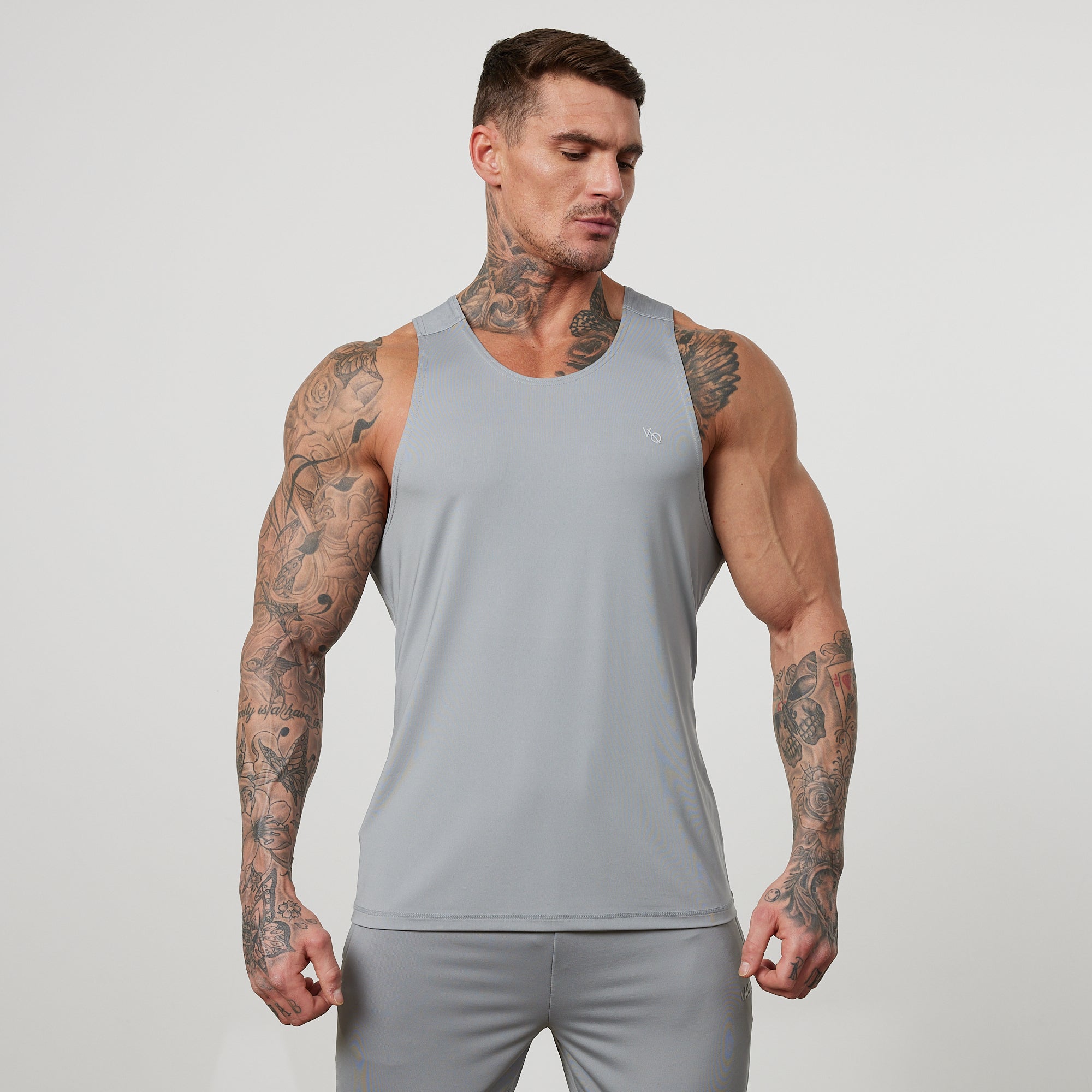 Vanquish Essential Performance-Tanktop in Stahlgrau