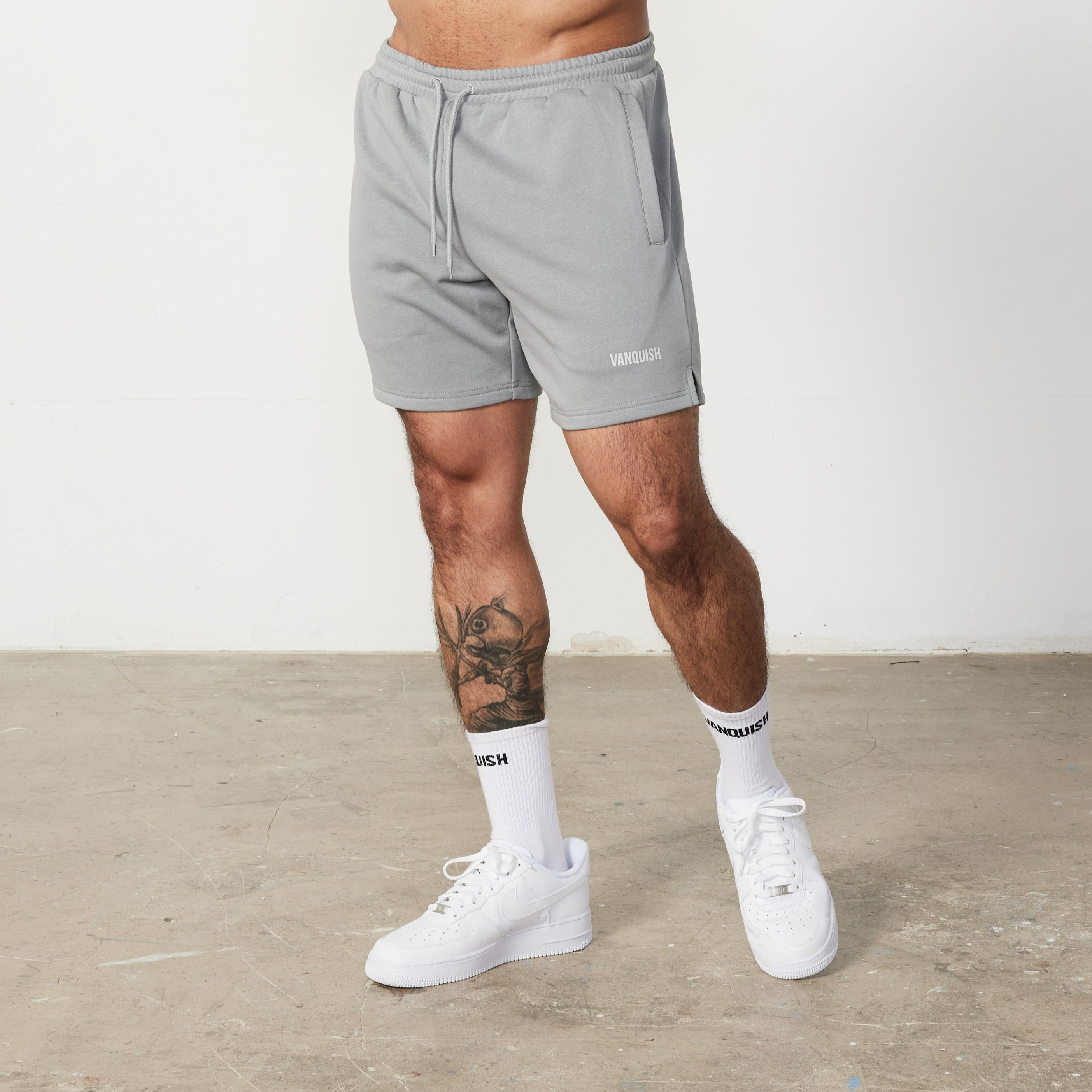 Vanquish Essential Shorts in normaler Passform, Stahlgrau
