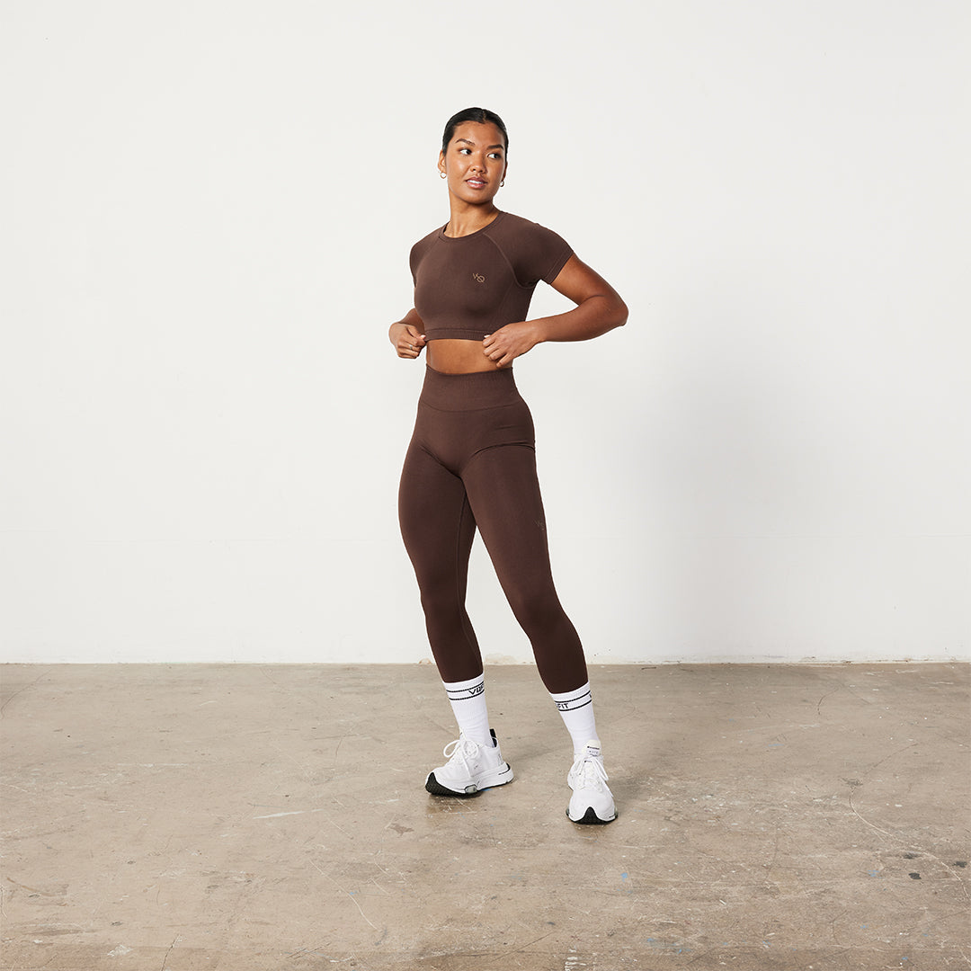 Vanquish – Elevate – Nahtloses, kurzes T-Shirt mit Flügelärmeln in Kaffeebraun