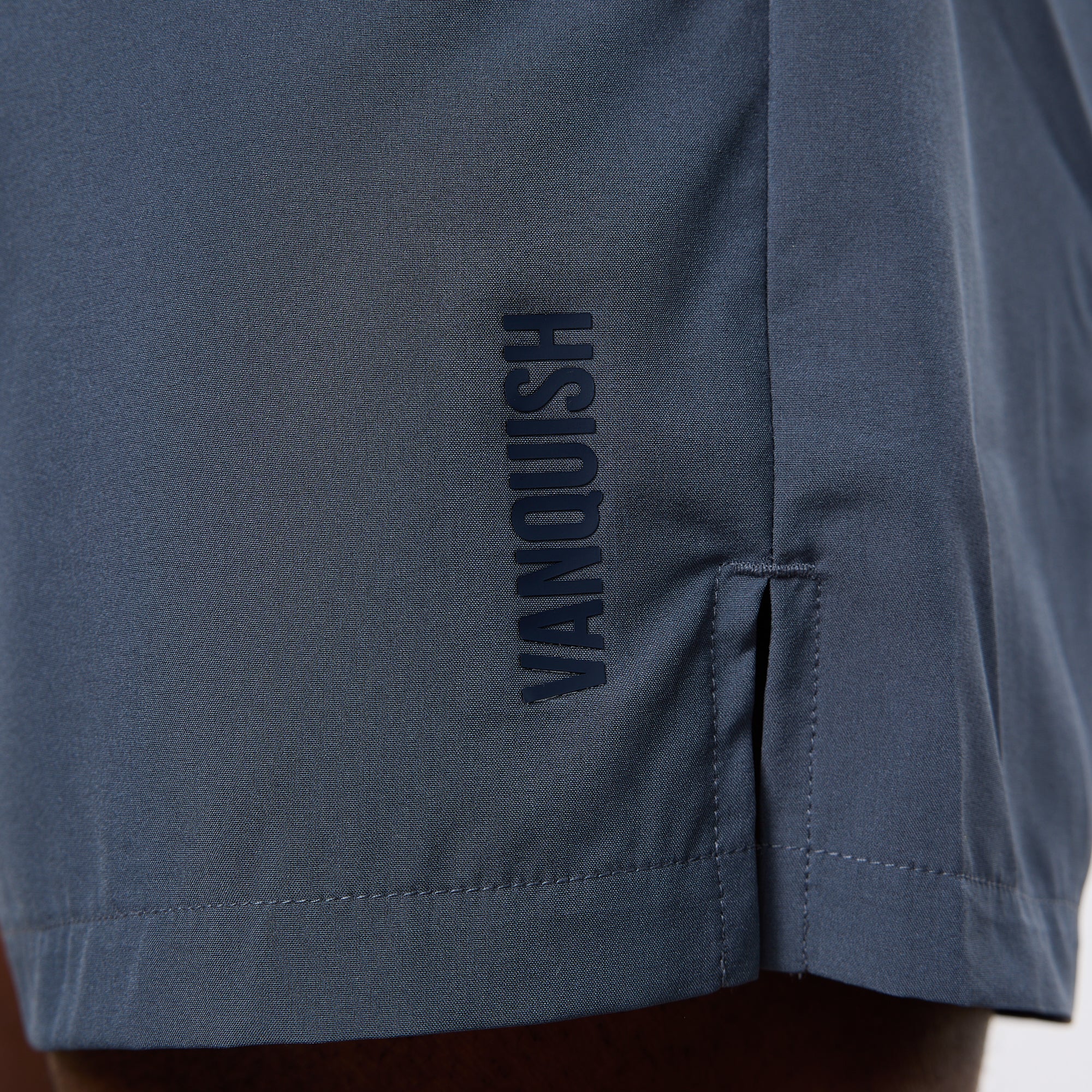 Vanquish Essential – 7-Zoll-Performance-Shorts in Denimblau