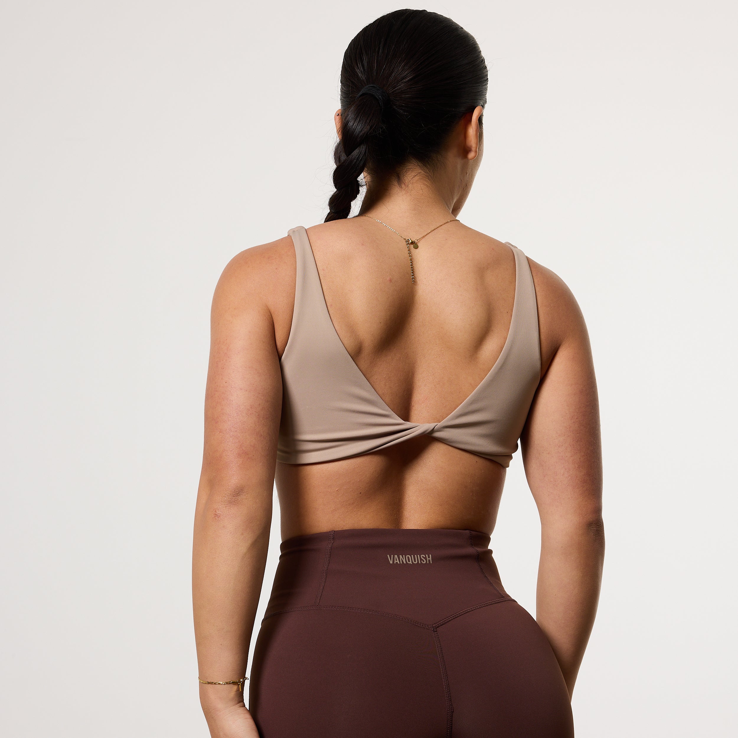 VANQUISH ENHANCE LATTE TWIST FRONT BRA