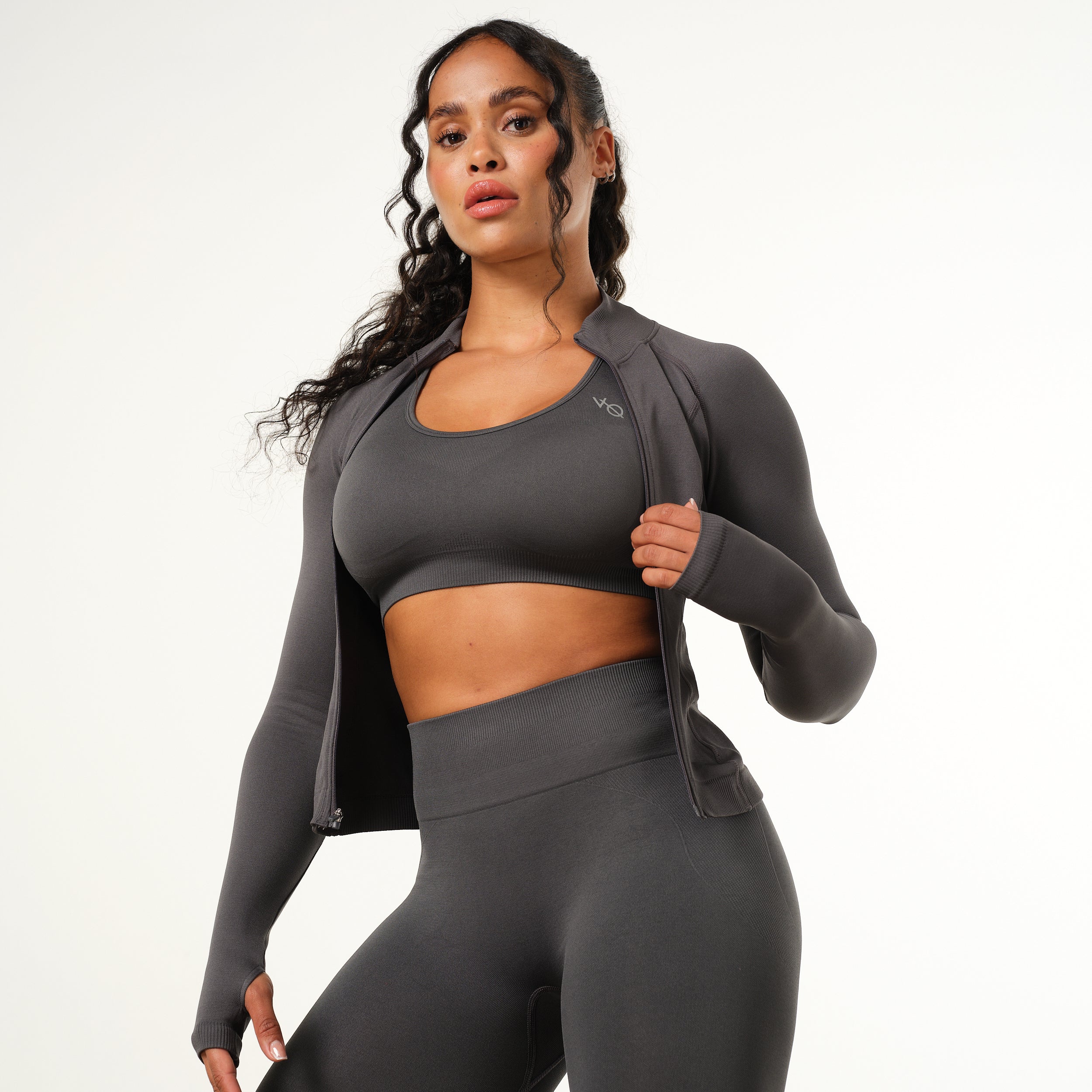 VORLAGE DAMEN HOODIES & PULLI