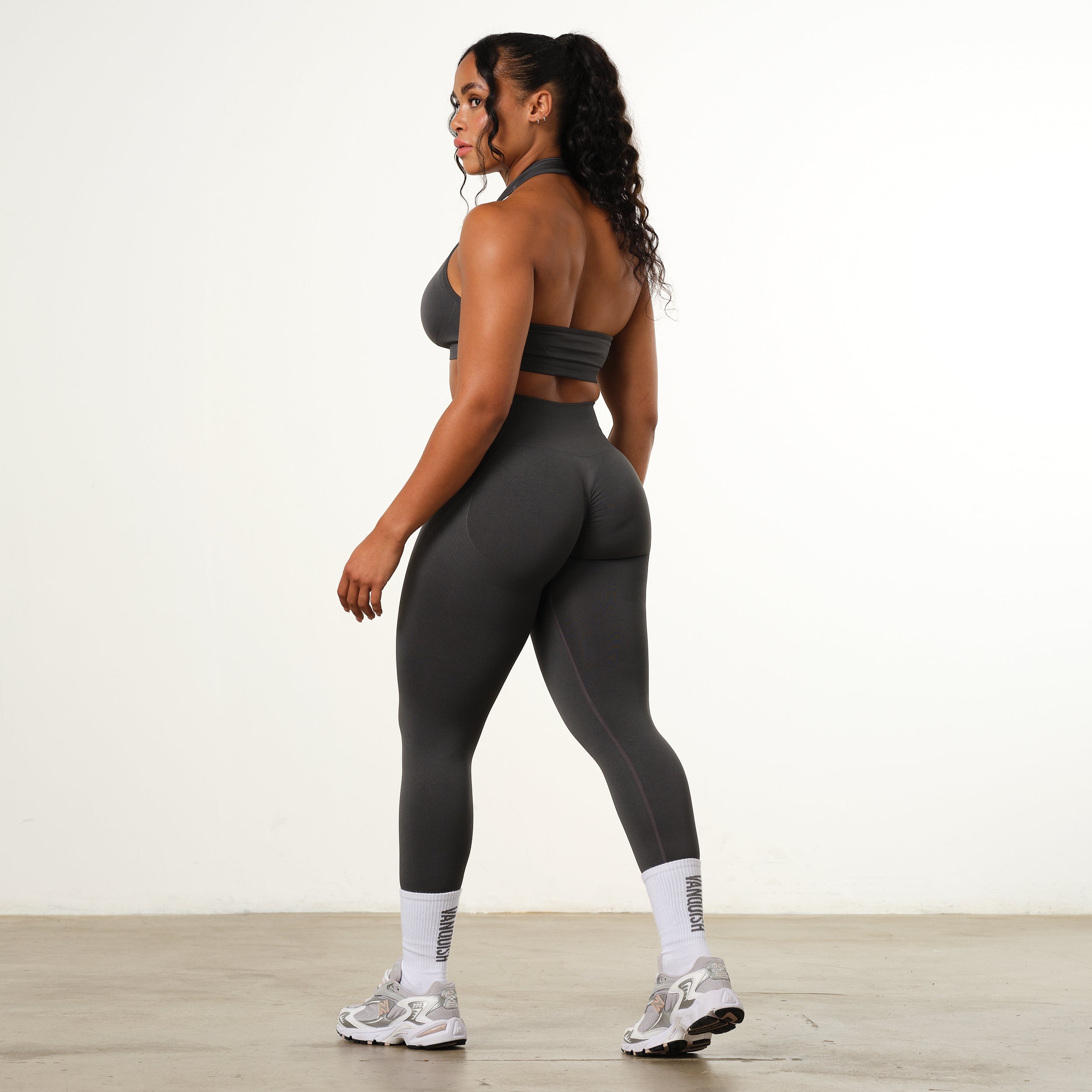 Vanquish Elevate Seamless Charcoal Halter Neck Bra