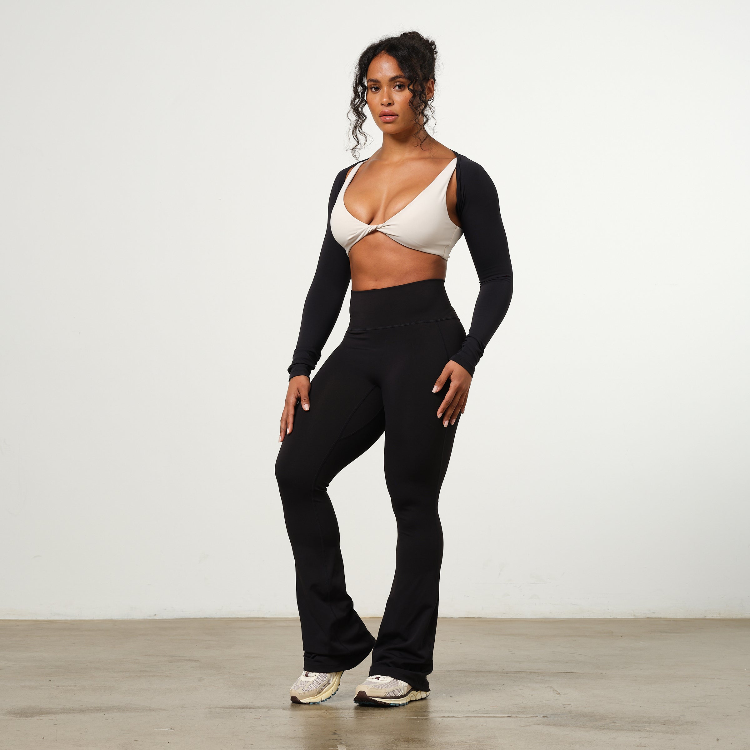 VANQUISH ENHANCE NUDE TWIST FRONT BRA