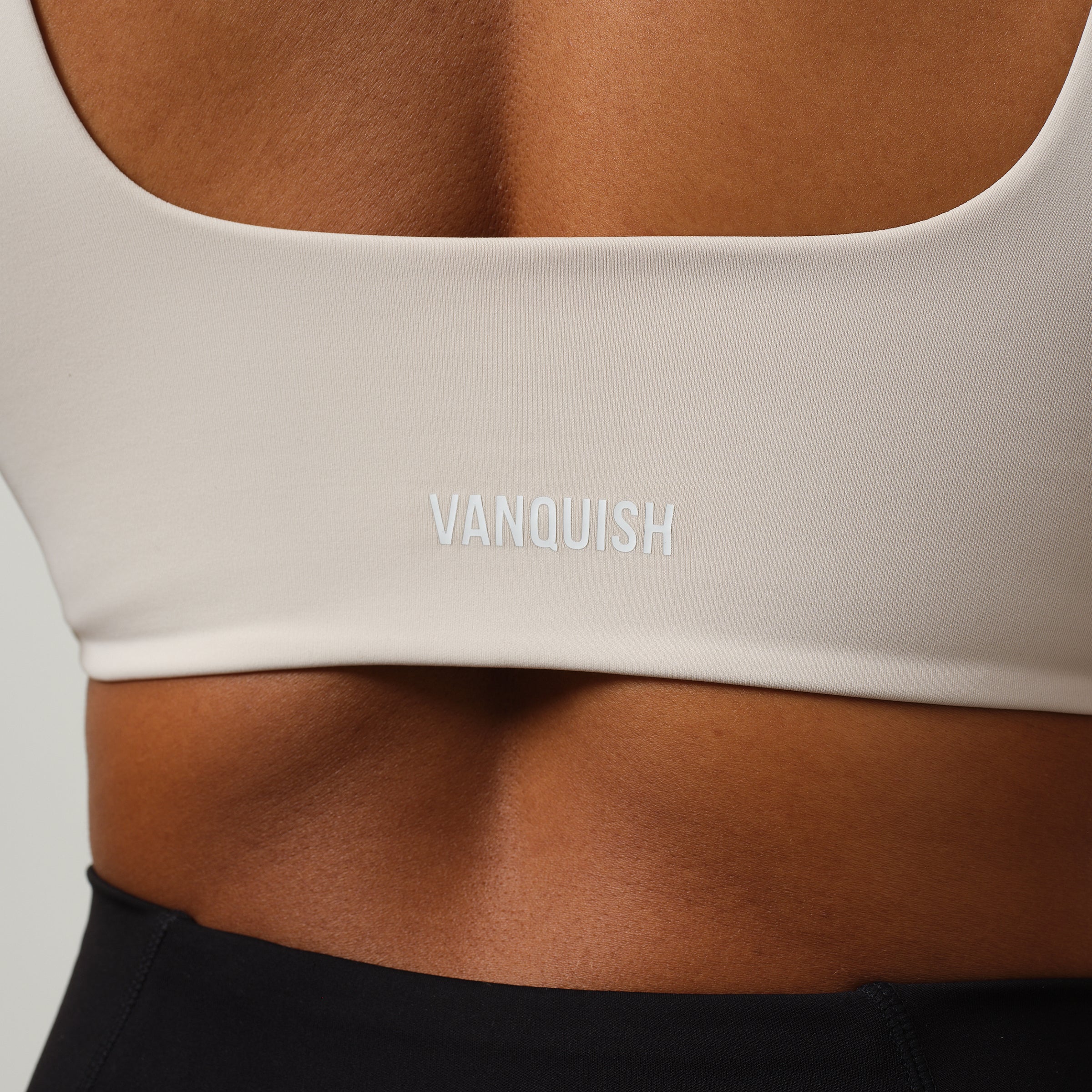 VANQUISH ENHANCE NUDE TWIST FRONT BRA
