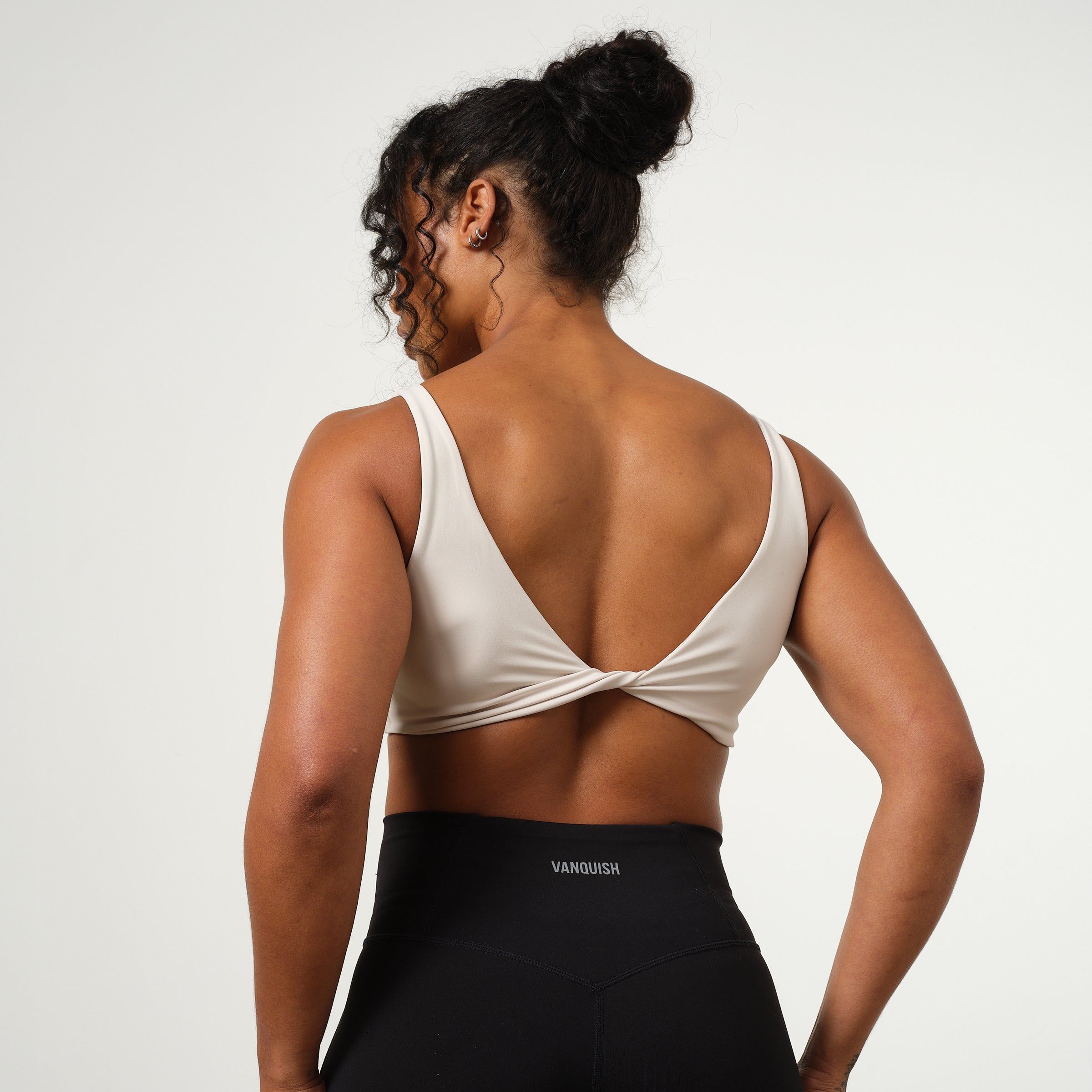 VANQUISH ENHANCE NUDE TWIST FRONT BRA