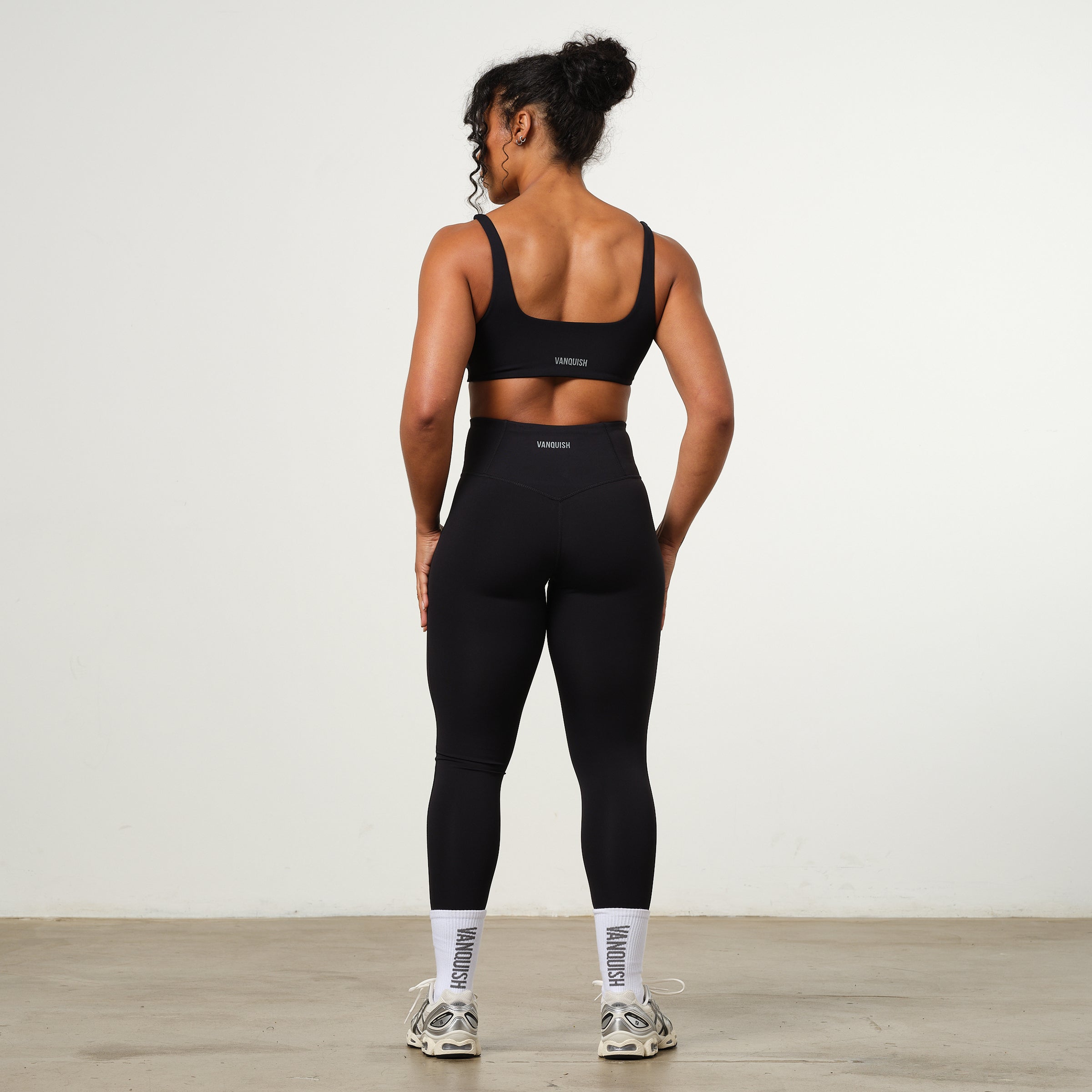 VANQUISH ENHANCE PETITE BLACK HIGH-WAIST LEGGING