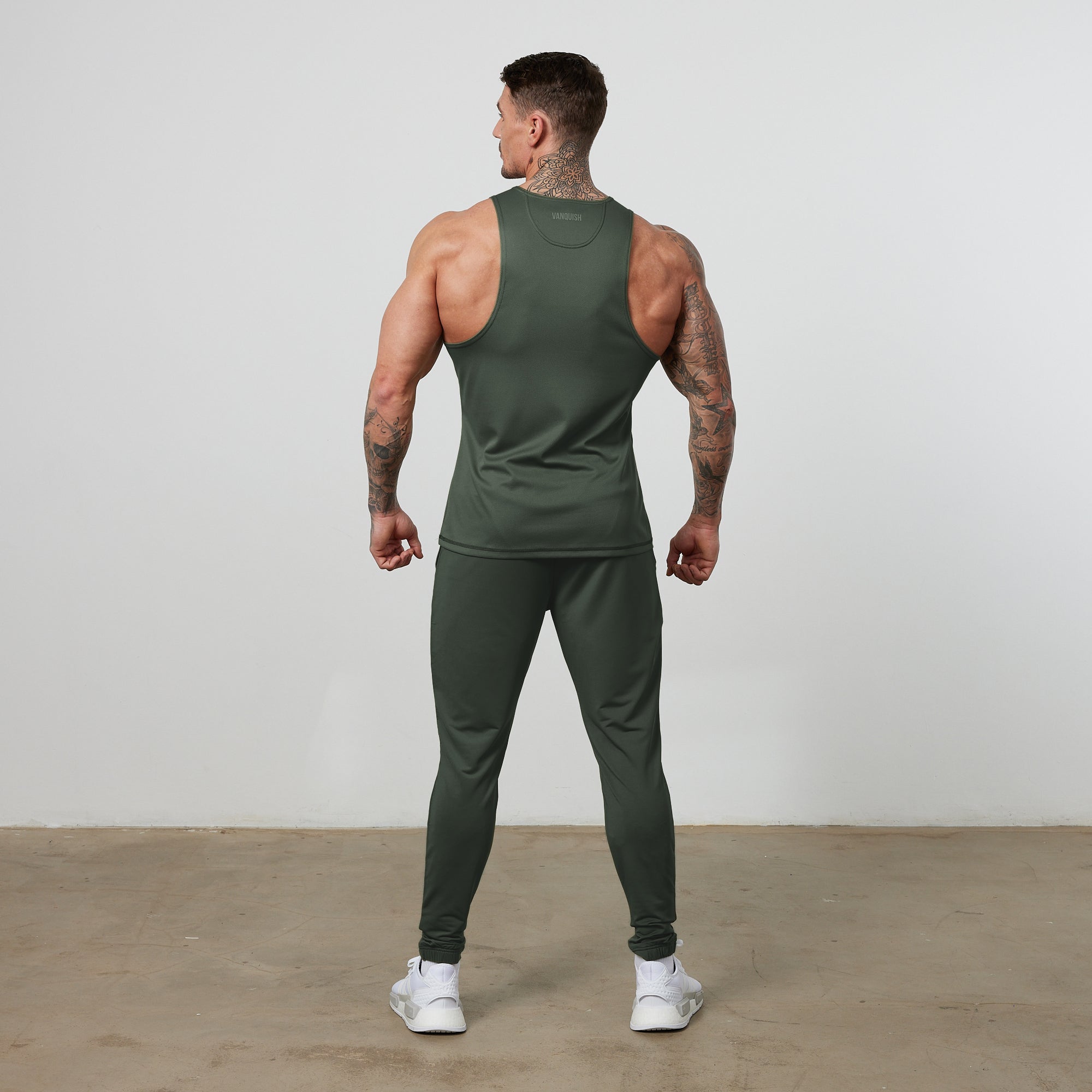 VORLAGE HERREN T-SHIRTS & TOPS