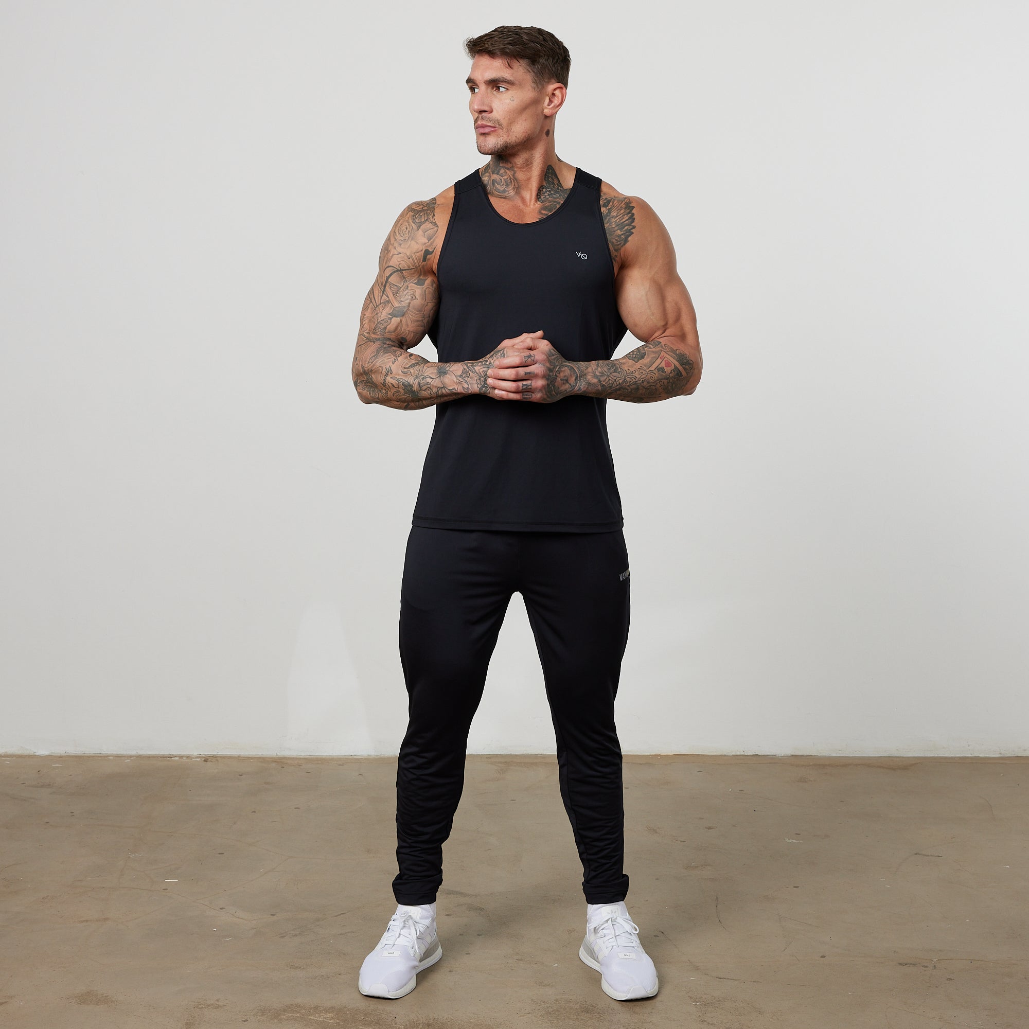 Vanquish Essential Performance-Tanktop in Schwarz