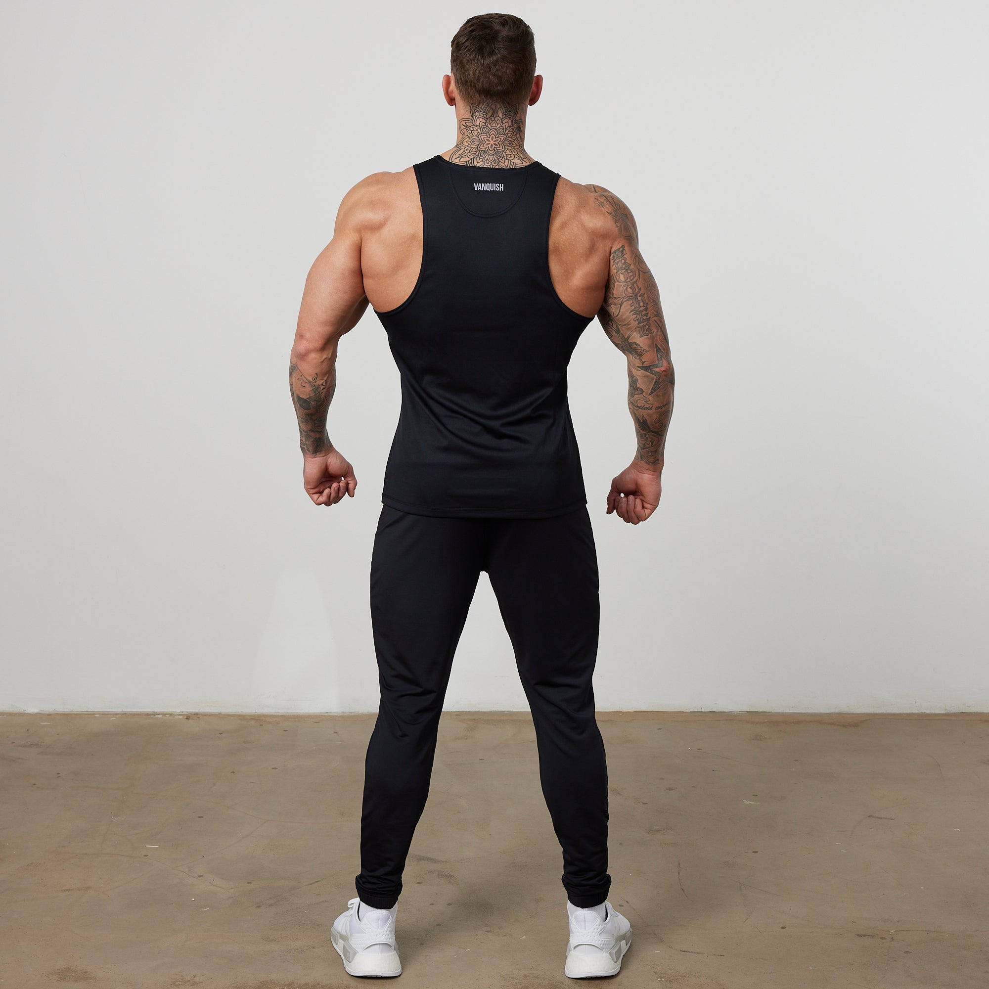 Vanquish Essential Performance-Tanktop in Schwarz