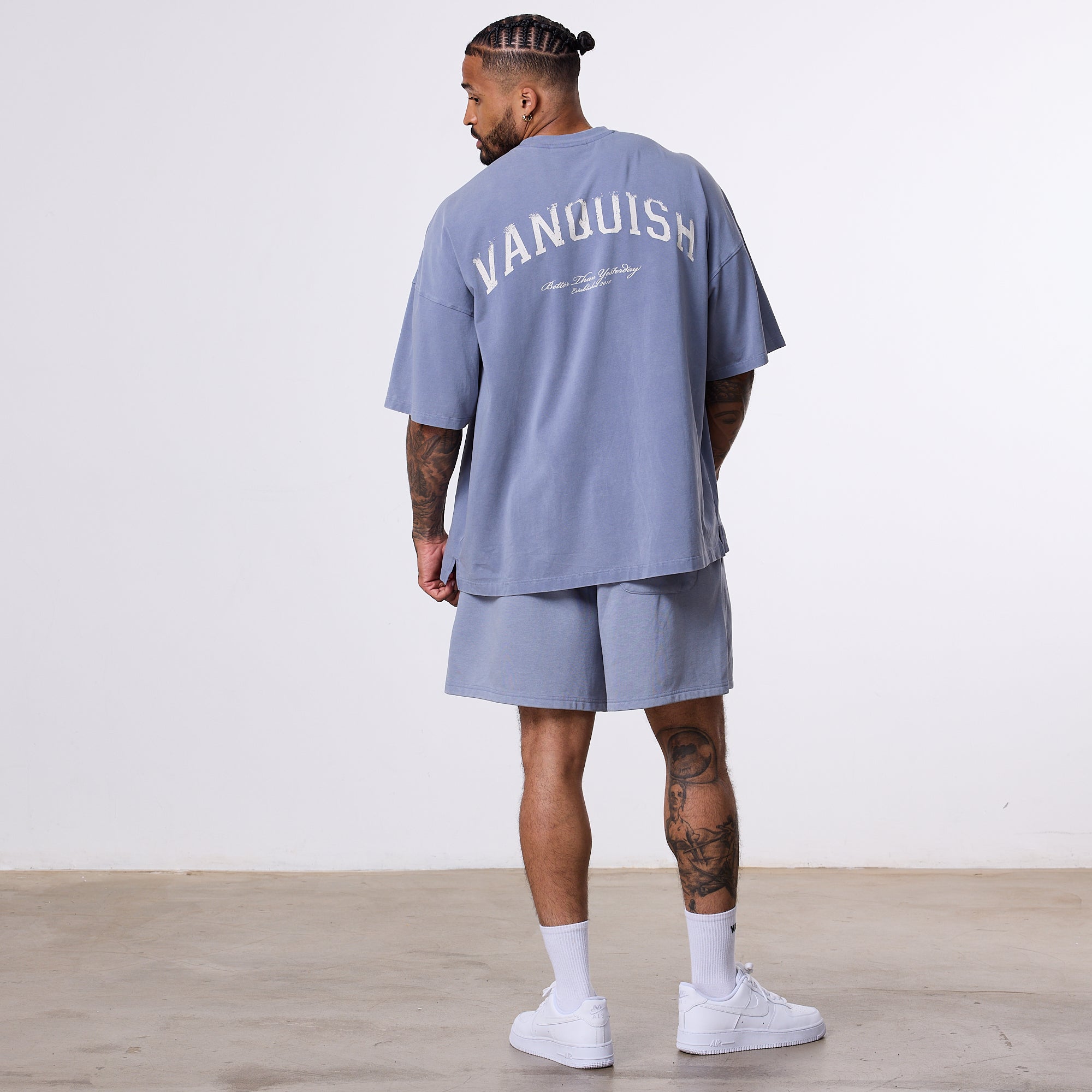 Vanquish – „Better Than Yesterday“-Sweatshorts in verwaschenem Blau