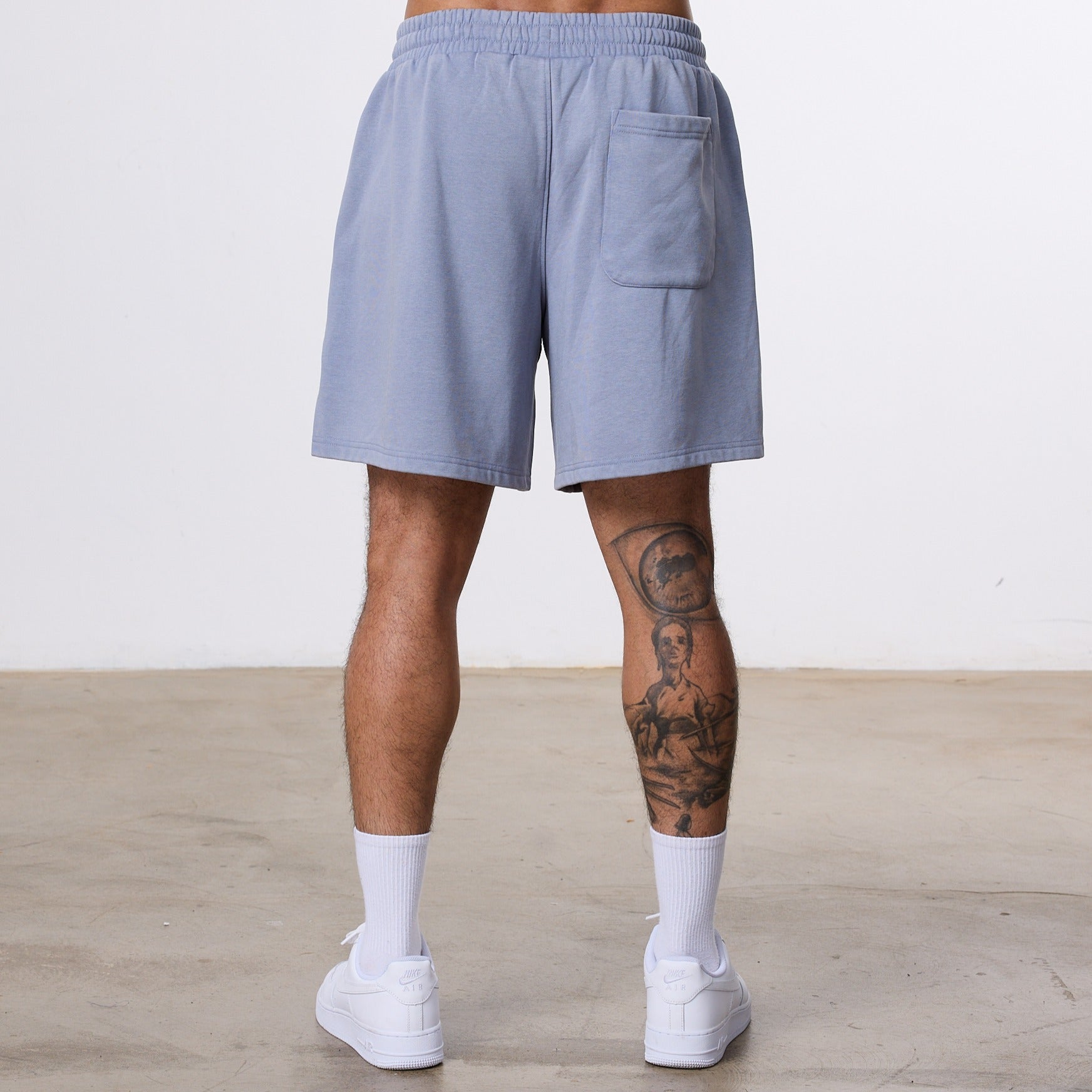 Vanquish – „Better Than Yesterday“-Sweatshorts in verwaschenem Blau
