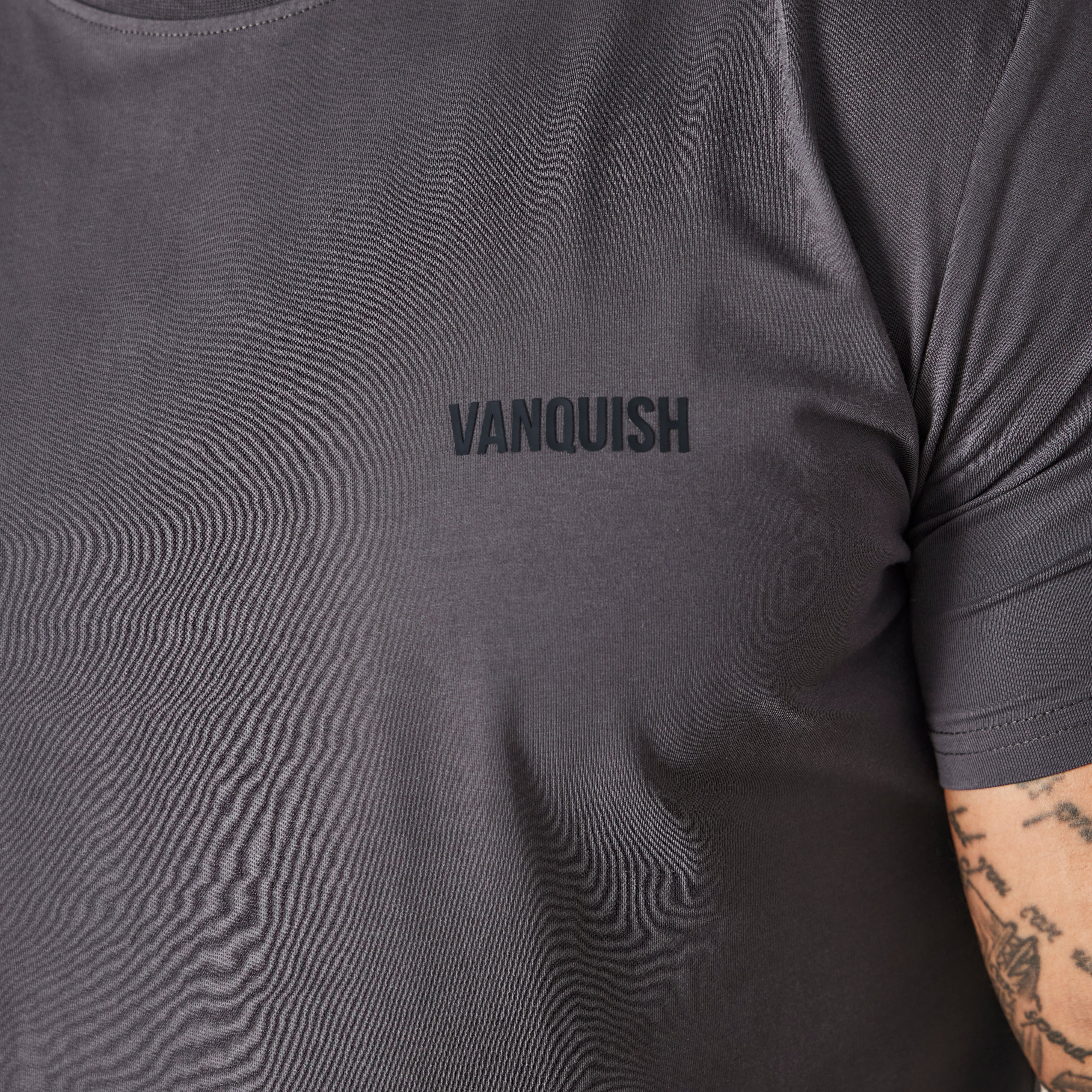 Vanquish Essential T-Shirt in Slim Fit, kurzärmelig, Denimblau