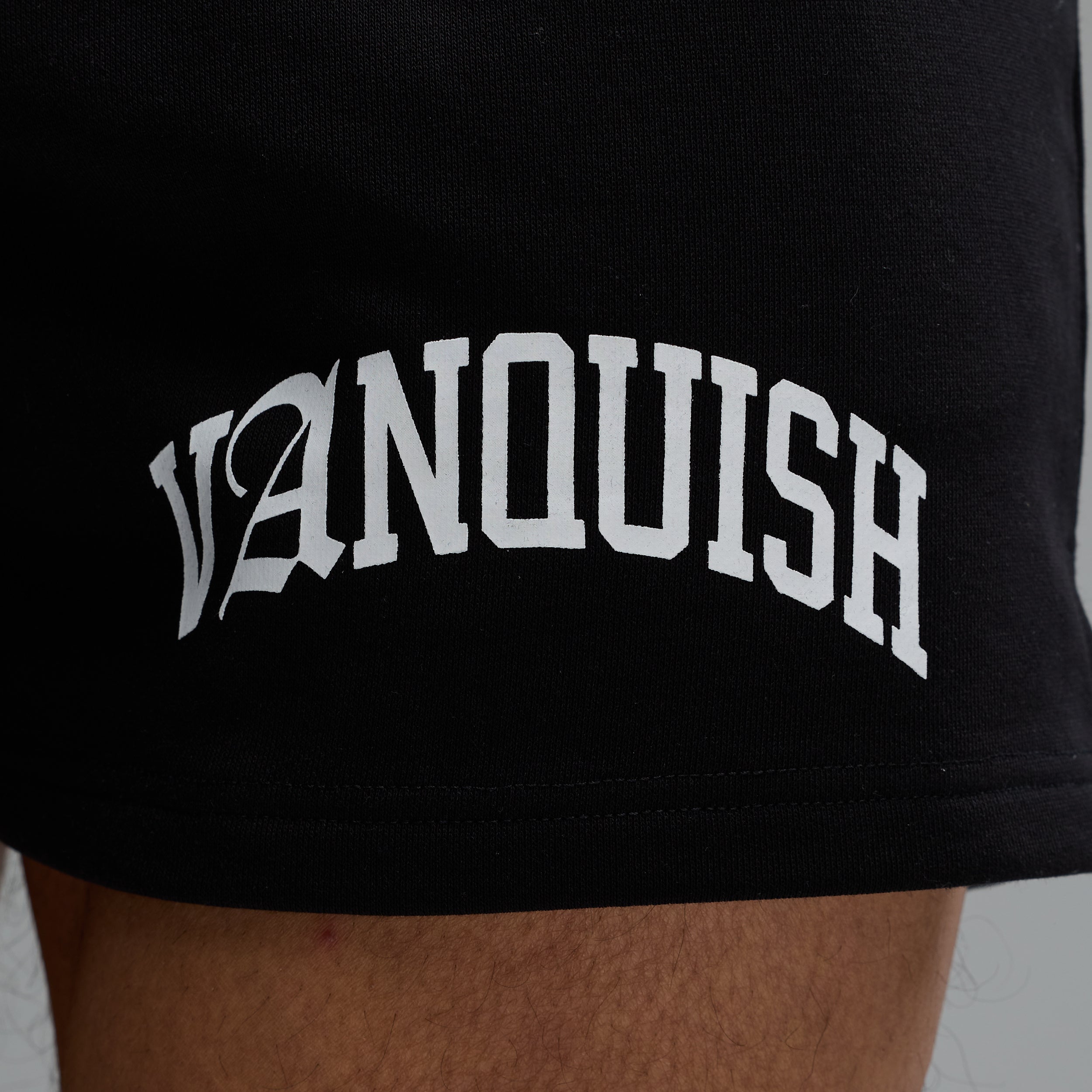 ACADEMY ARCH BLACK REGULAR FIT SHORT