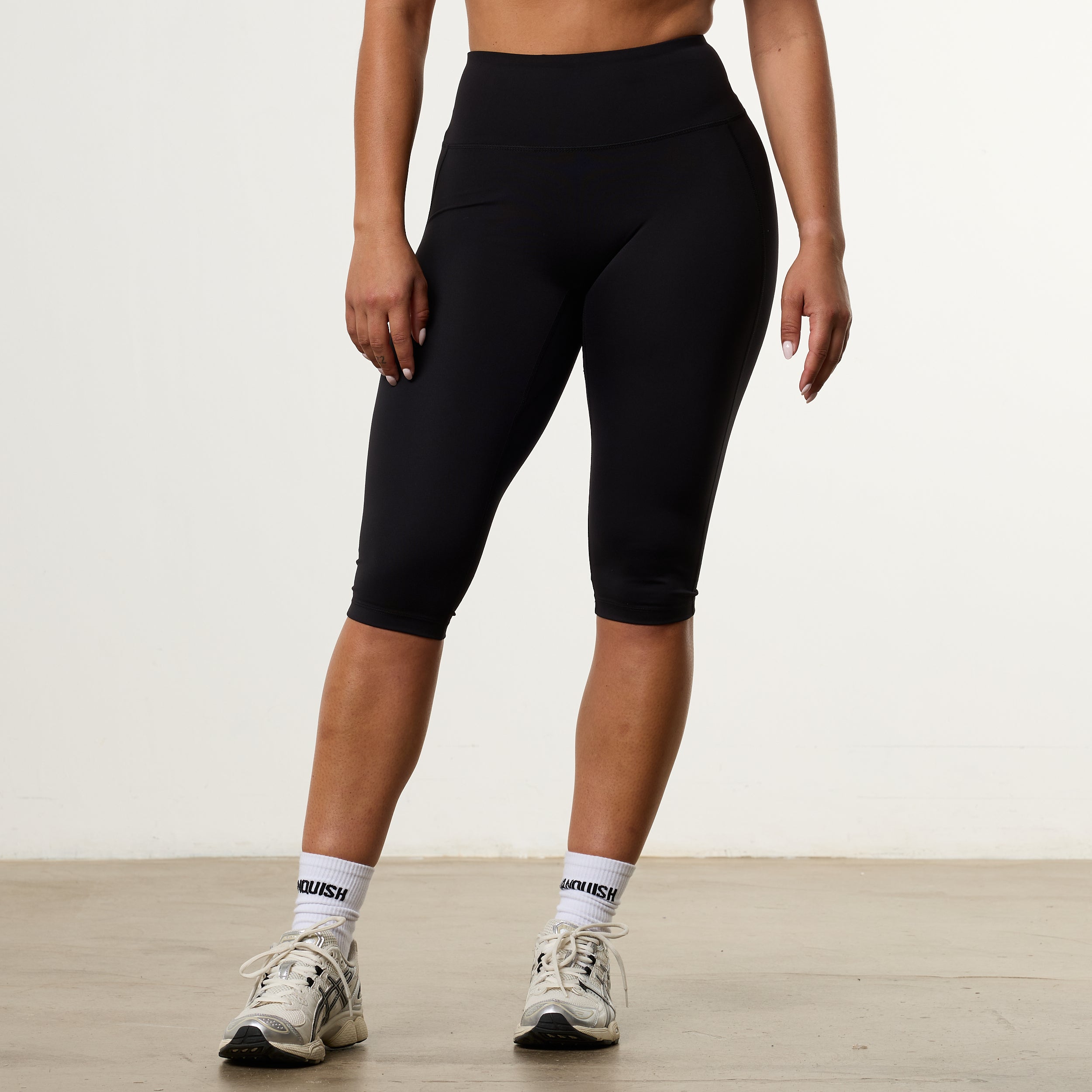 Vanquish Enhance v2 Black Capri Leggings