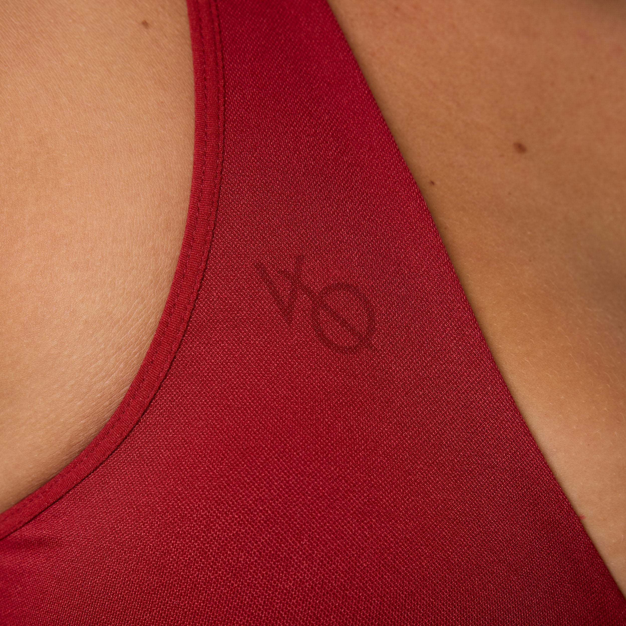 Vanquish Elevate V2 Scarlet Red Seamless Twist Front Bra