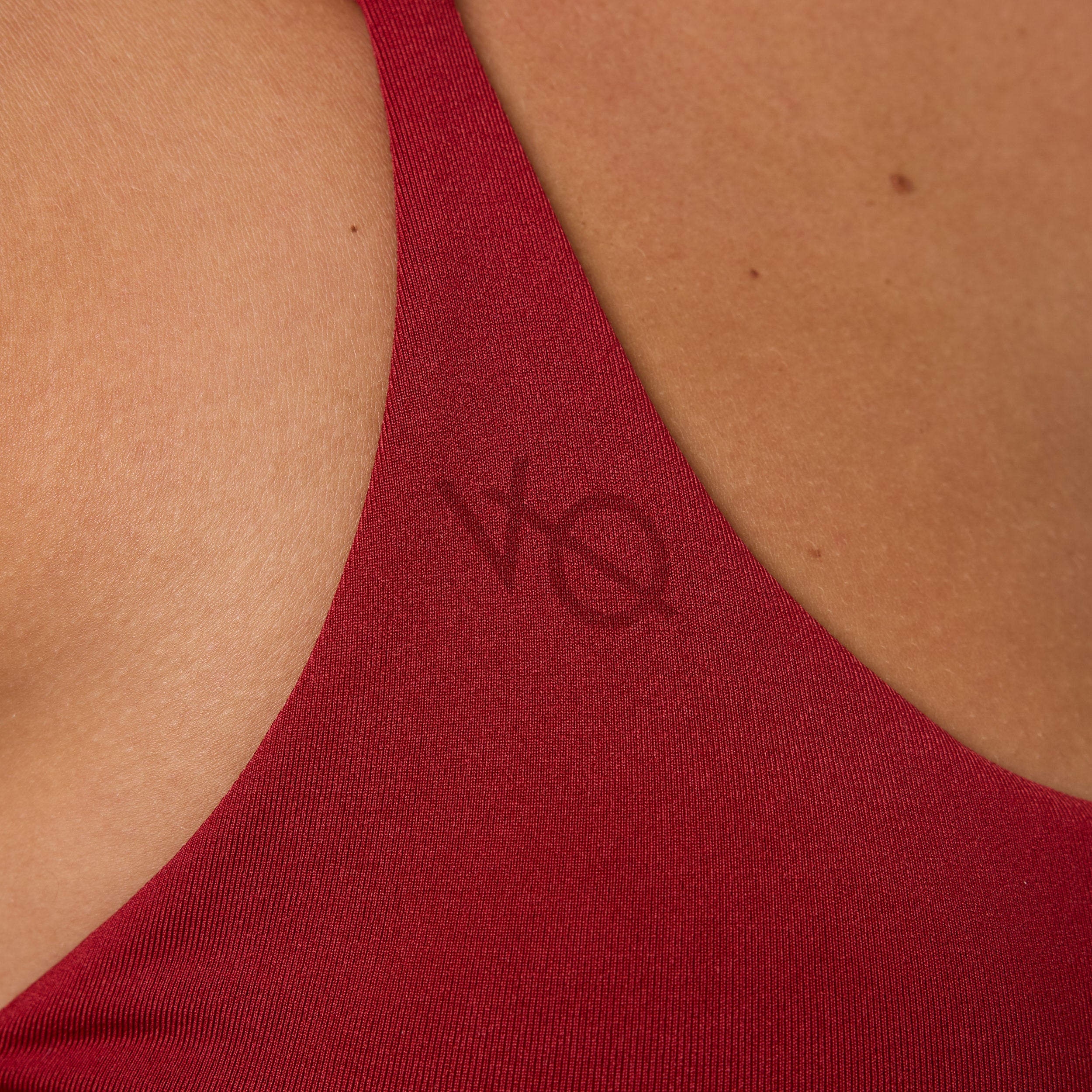 Vanquish Elevate V2 Scarlet Red Seamless Cross Back Minimal Bra