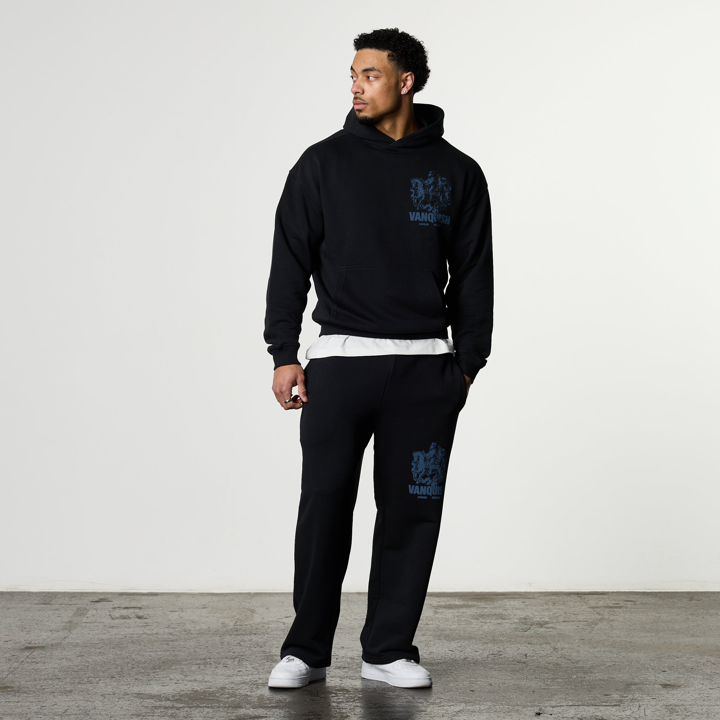 CAMELOT BLACK OVERSIZED HOODIE