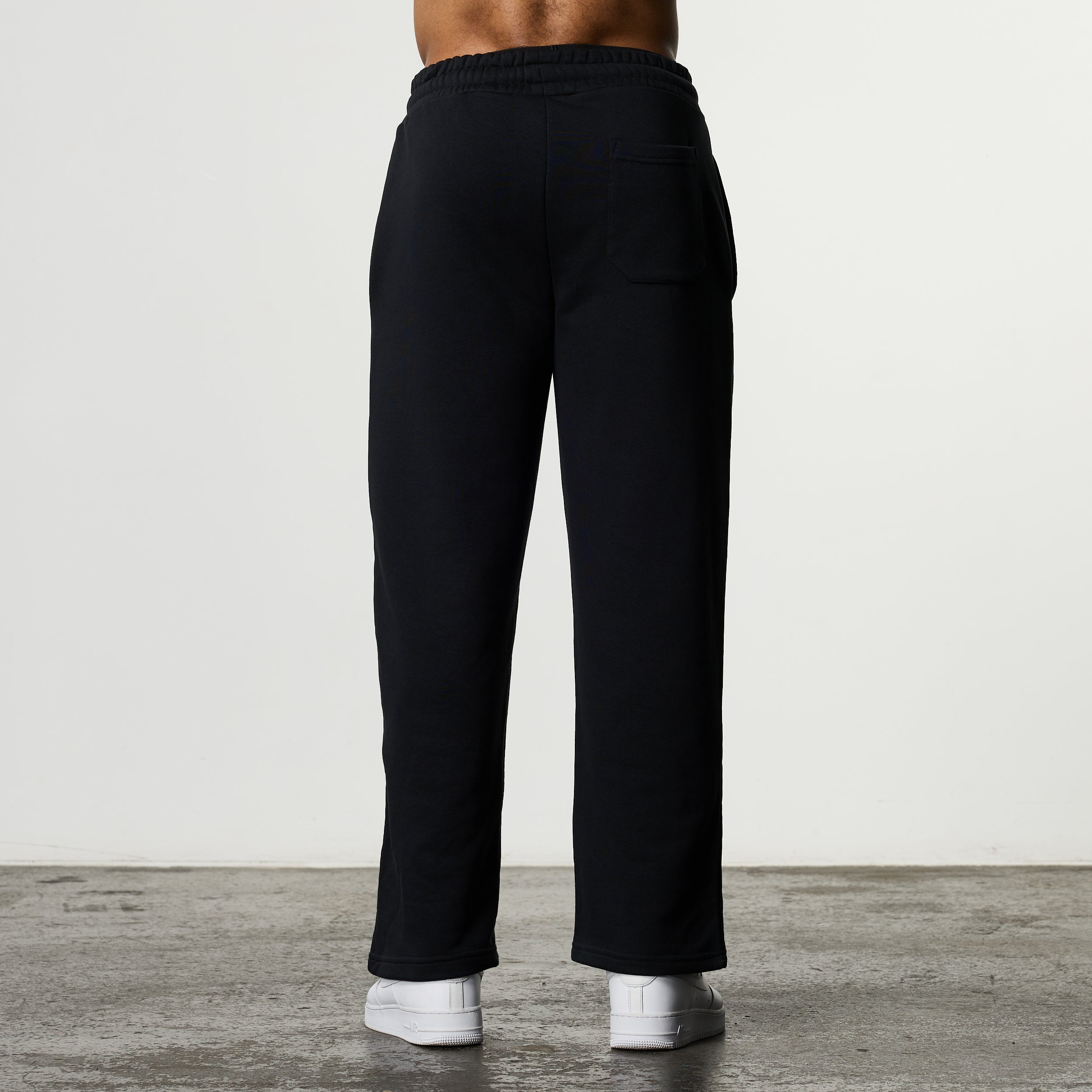 CAMELOT BLACK STRAIGHT LEG SWEATPANTS