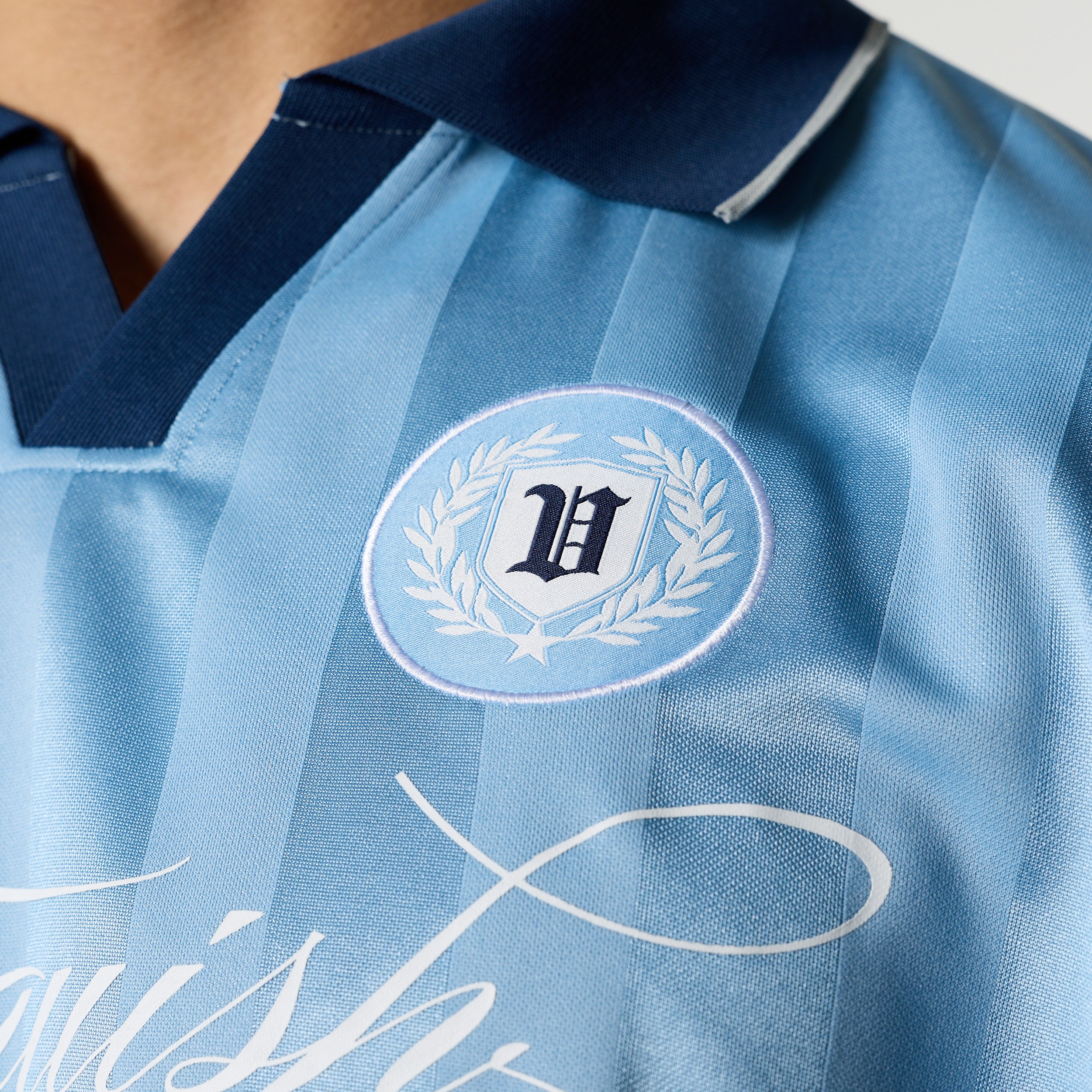 VANQUISH BLUE OVERSIZED BOXY FOOTBALL JERSEY