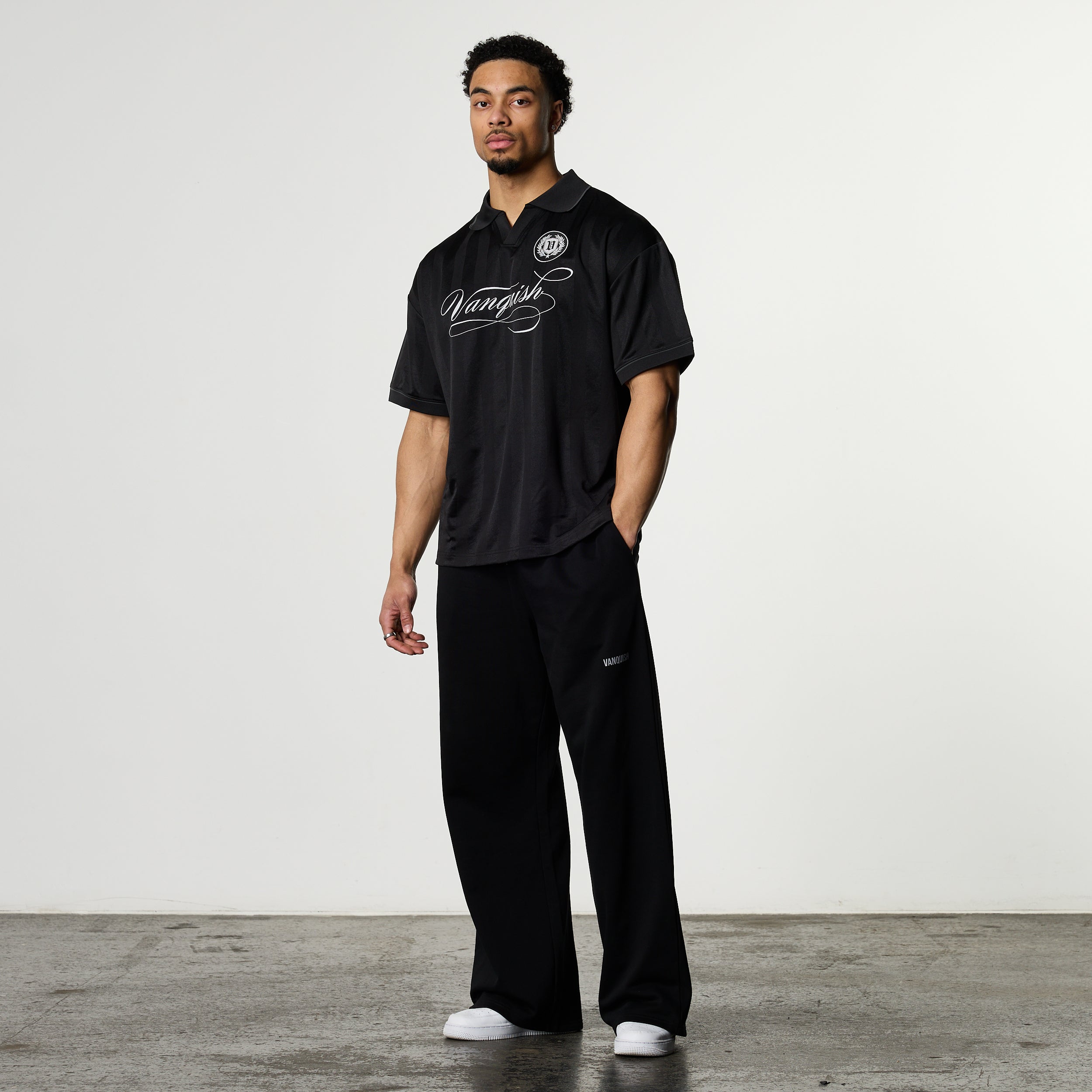VANQUISH BLACK OVERSIZED BOXY FOOTBALL JERSEY