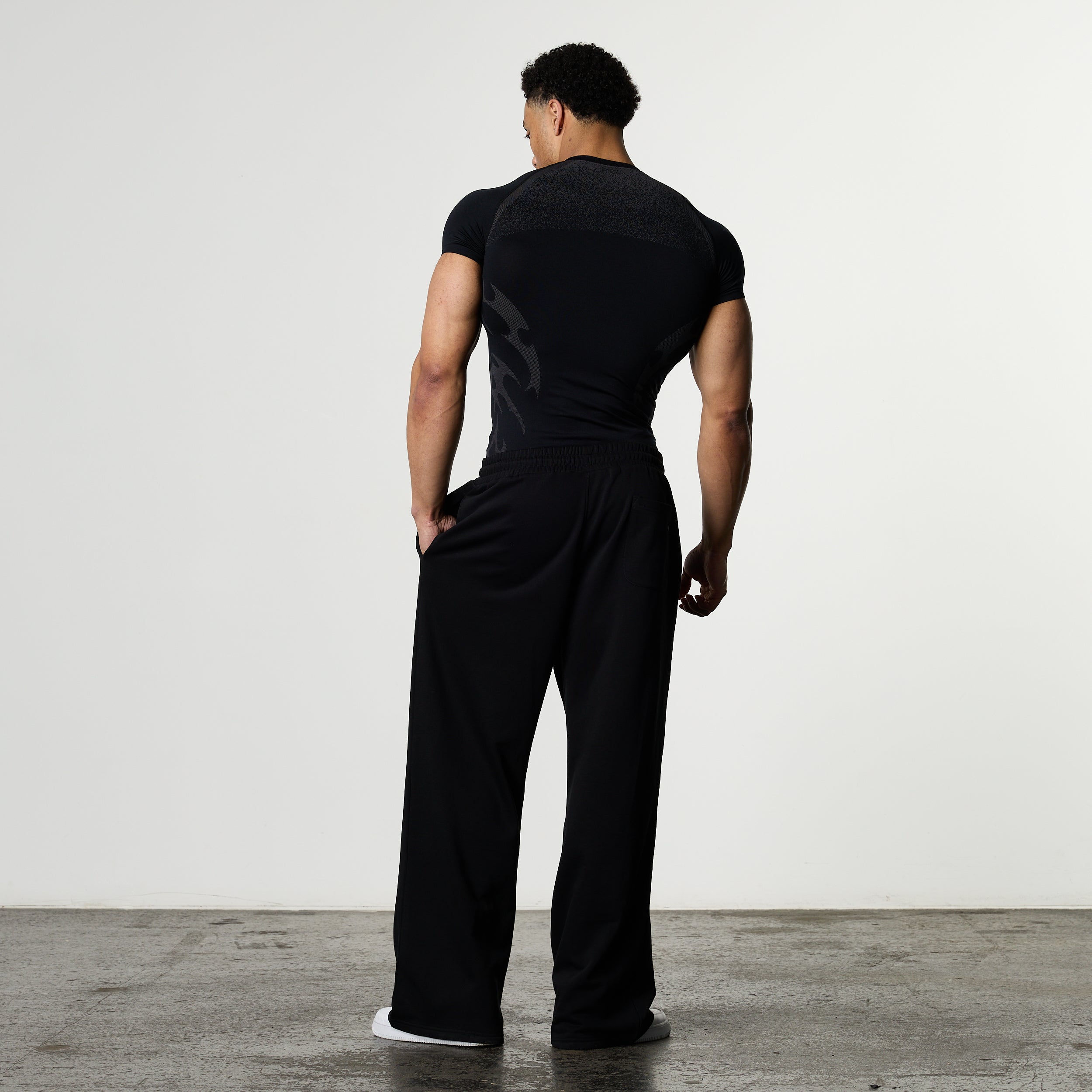 TRIBAL COMPRESSION BLACK SHORT SLEEVE T SHIRT