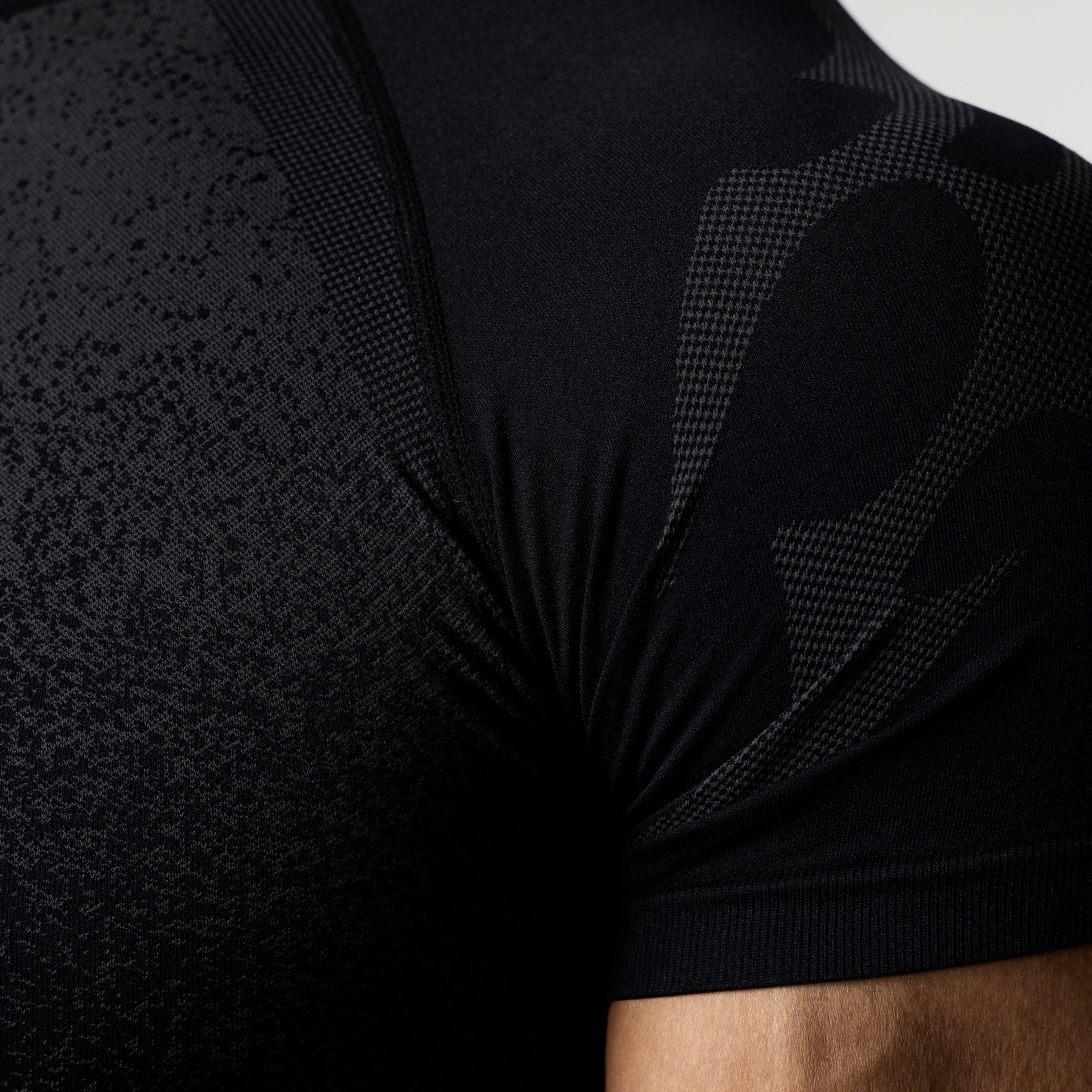 TRIBAL COMPRESSION BLACK SHORT SLEEVE T SHIRT