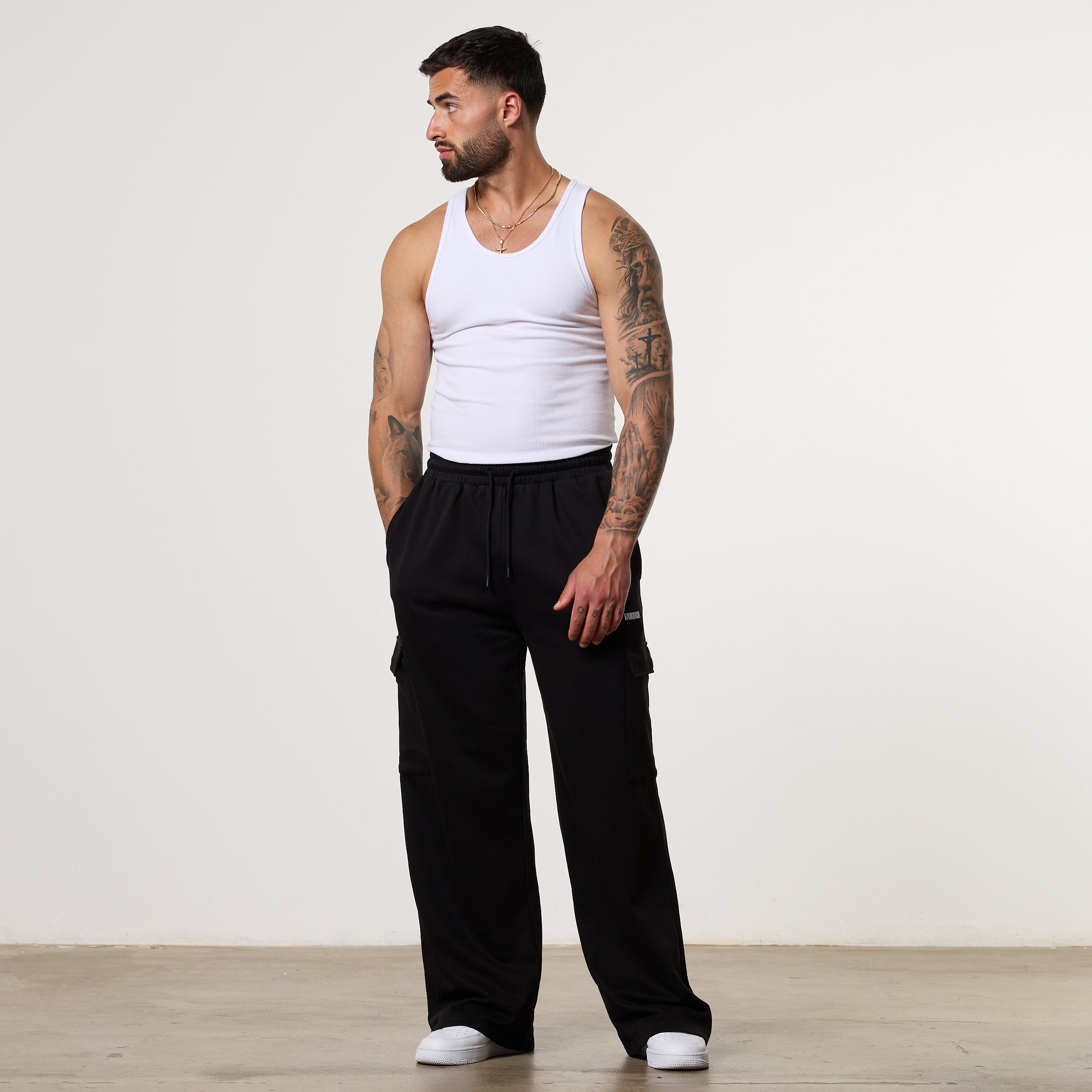 Essential BLACK BAGGY CARGO SWEATPANTS