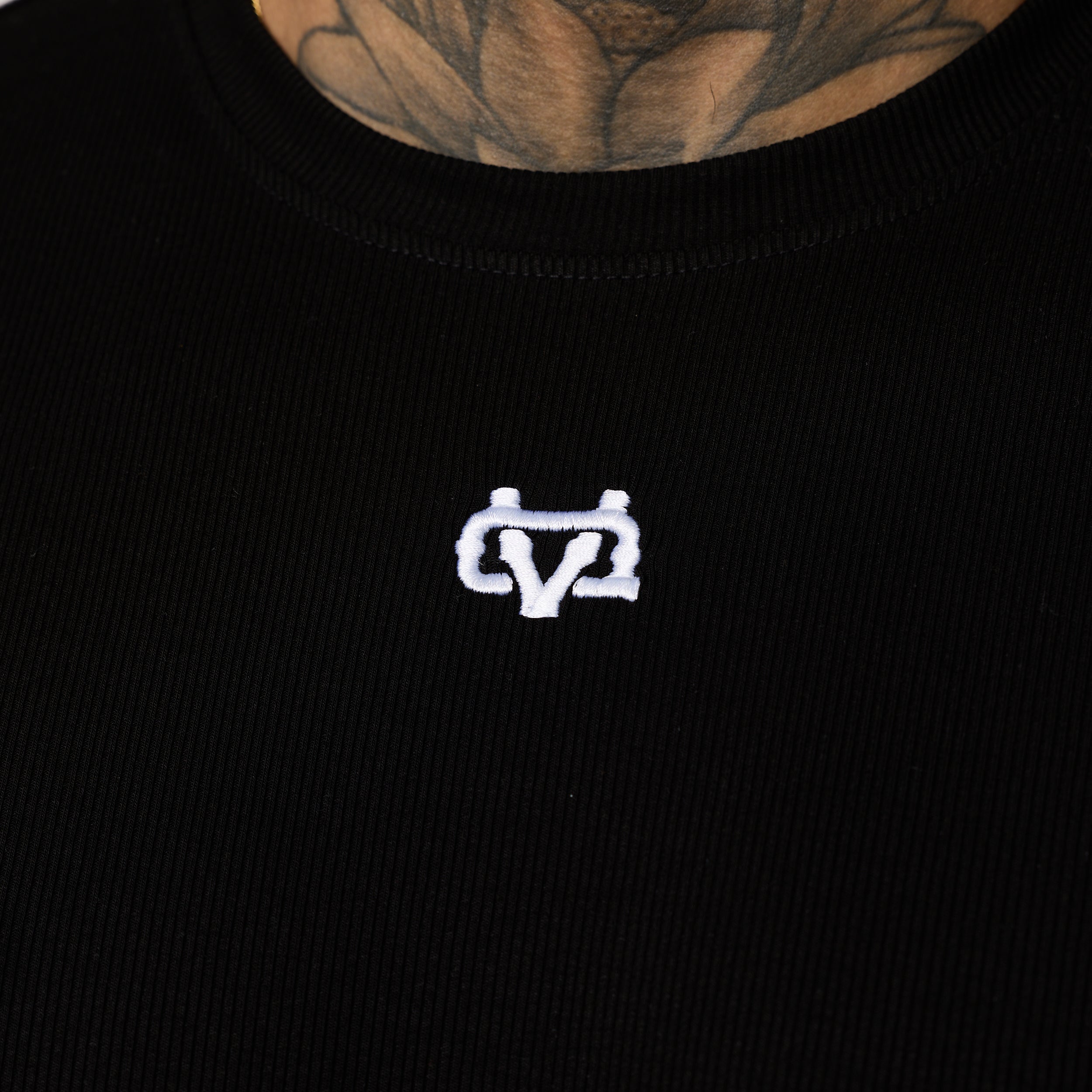 MONOGRAM RIB BLACK SLIM FIT T SHIRT