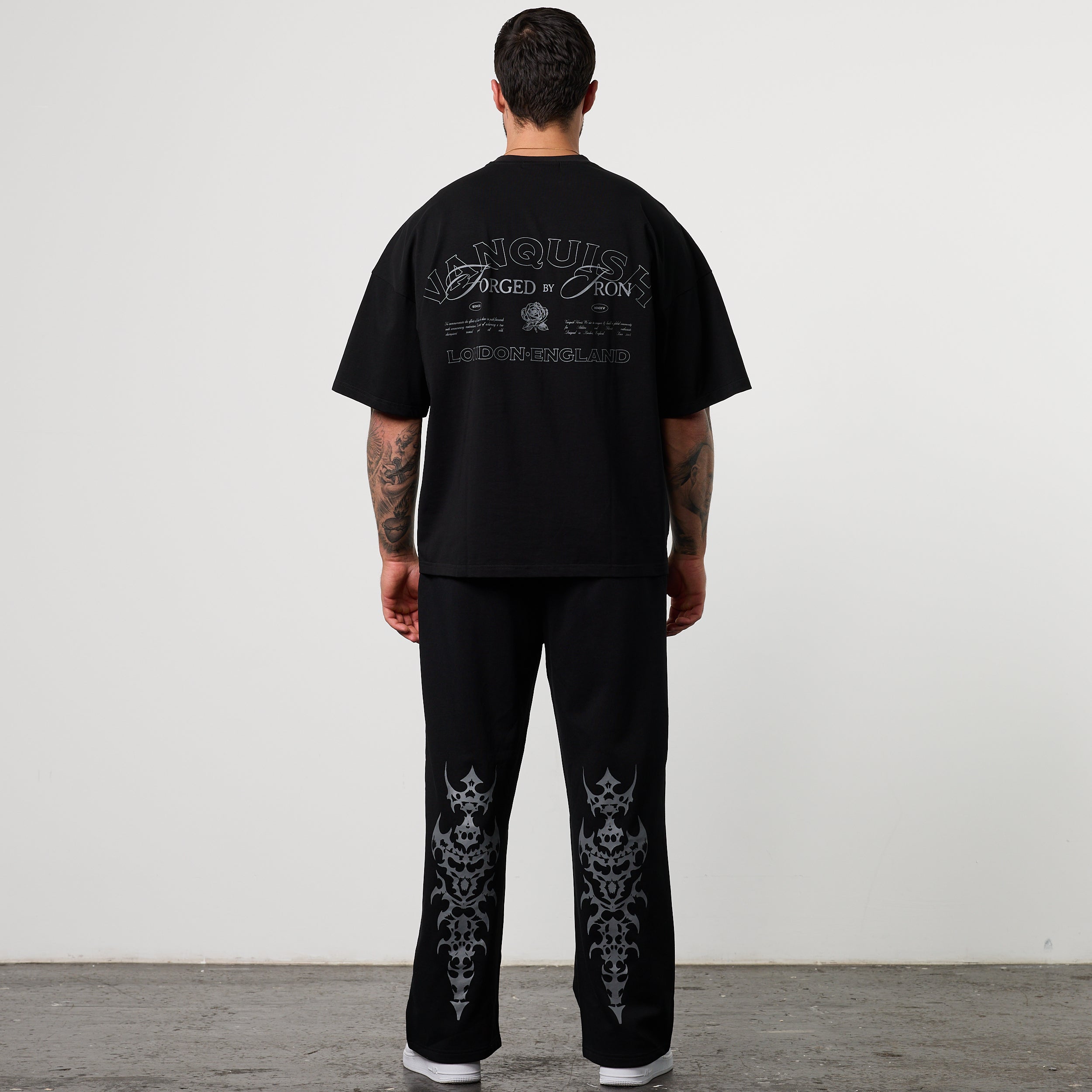 BLACK FORGE BLACK BOXY OVERSIZED T SHIRT