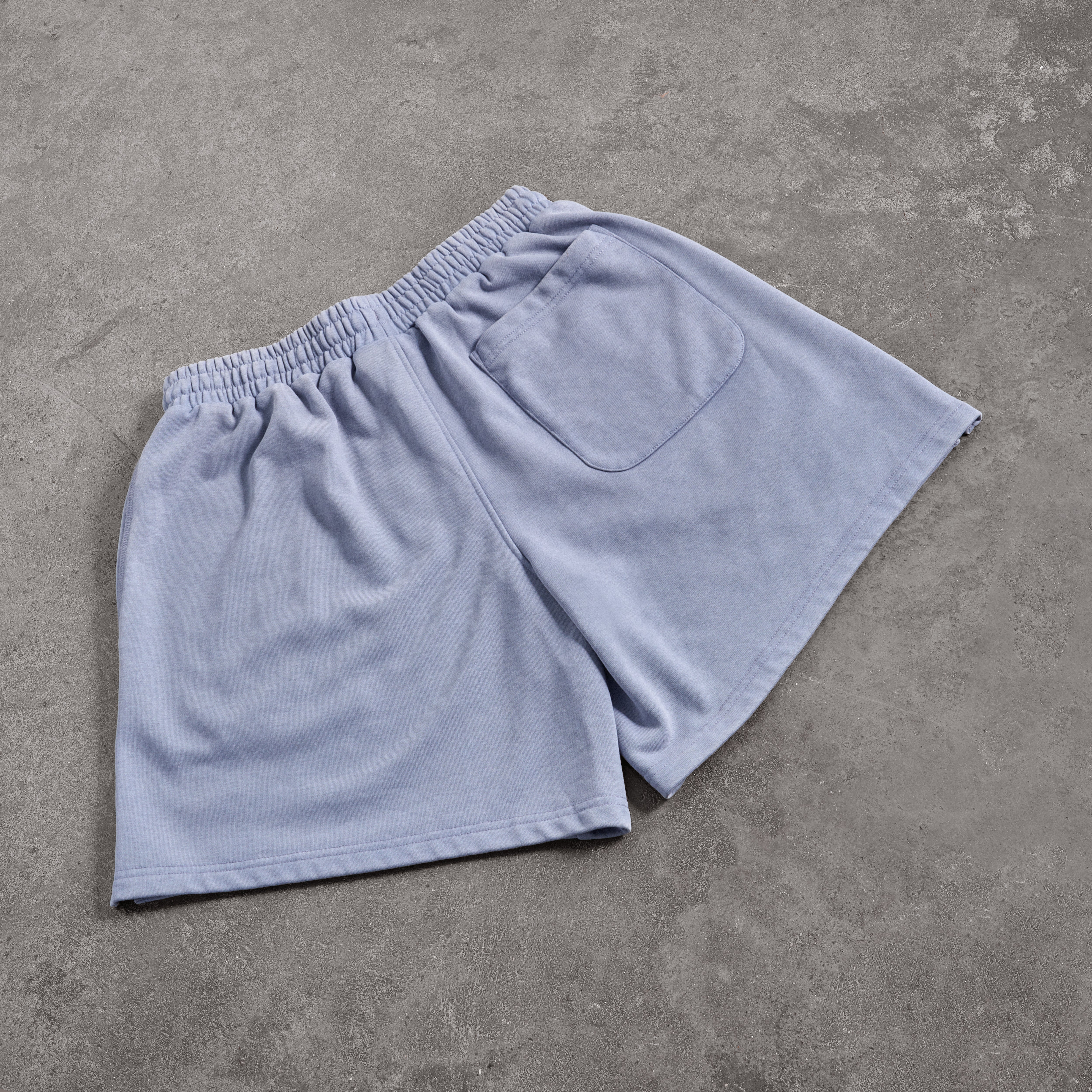 Vanquish – „Better Than Yesterday“-Sweatshorts in verwaschenem Blau
