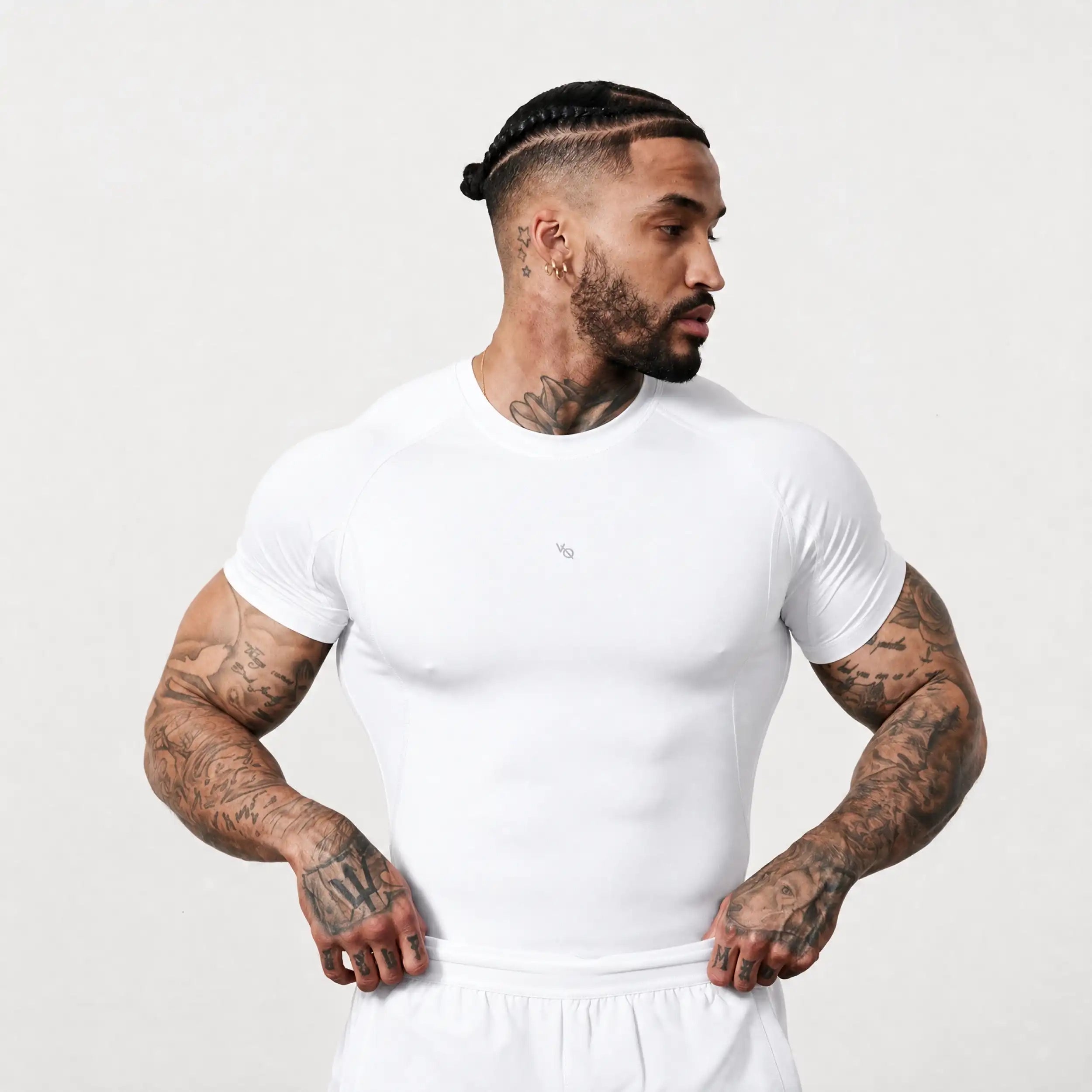 EVOLVE WHITE MUSCLE FIT PERFORMANCE T SHIRT