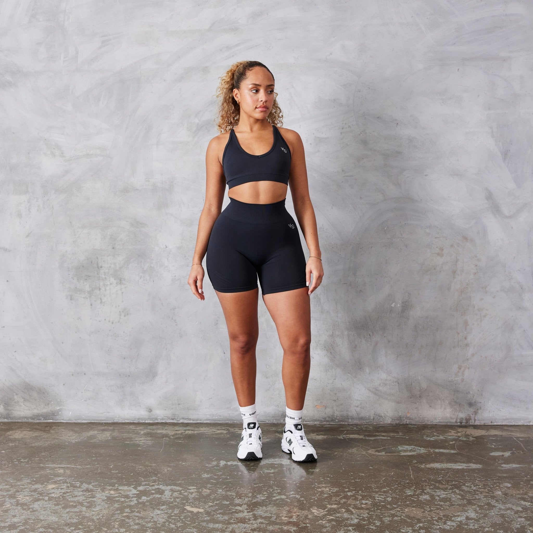 Vanquish Neutral V2 Seamless Black Bra - Vanquish Fitness