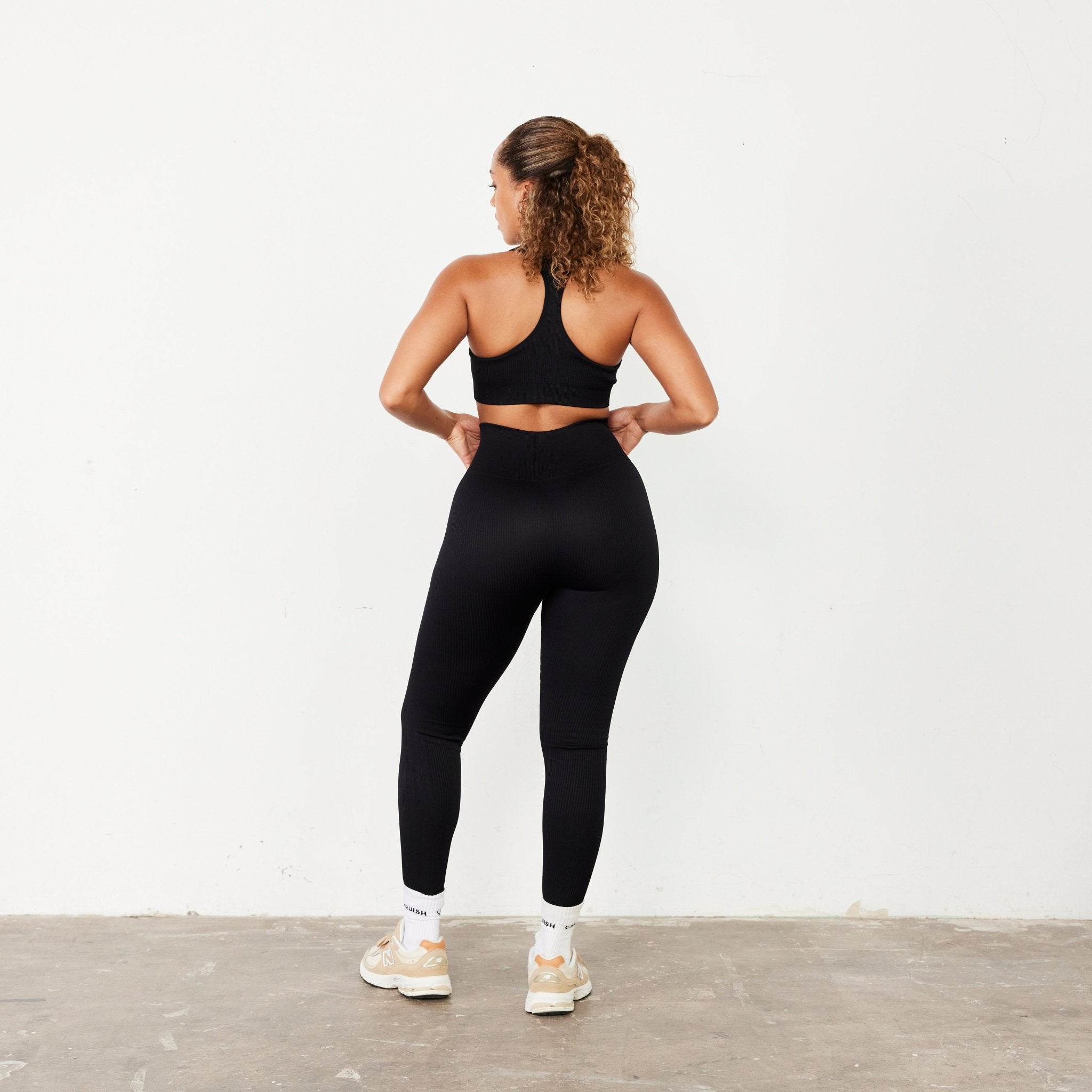 Vanquish Ribbed Seamless Black Legging - Vanquish Fitness