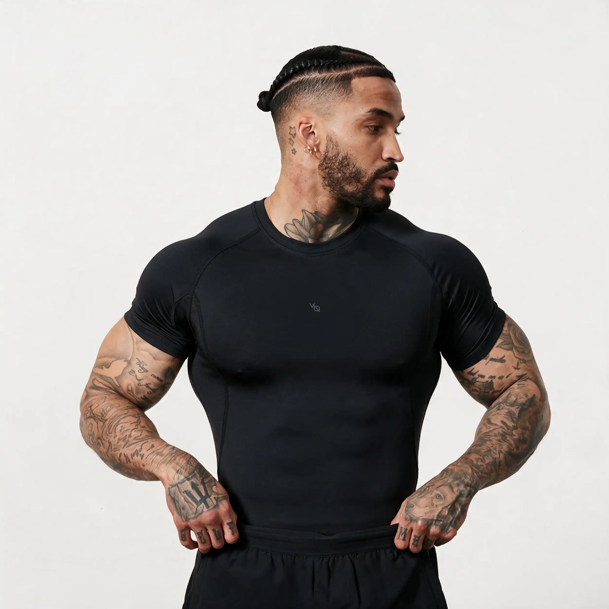 EVOLVE BLACK MUSCLE FIT PERFORMANCE T SHIRT